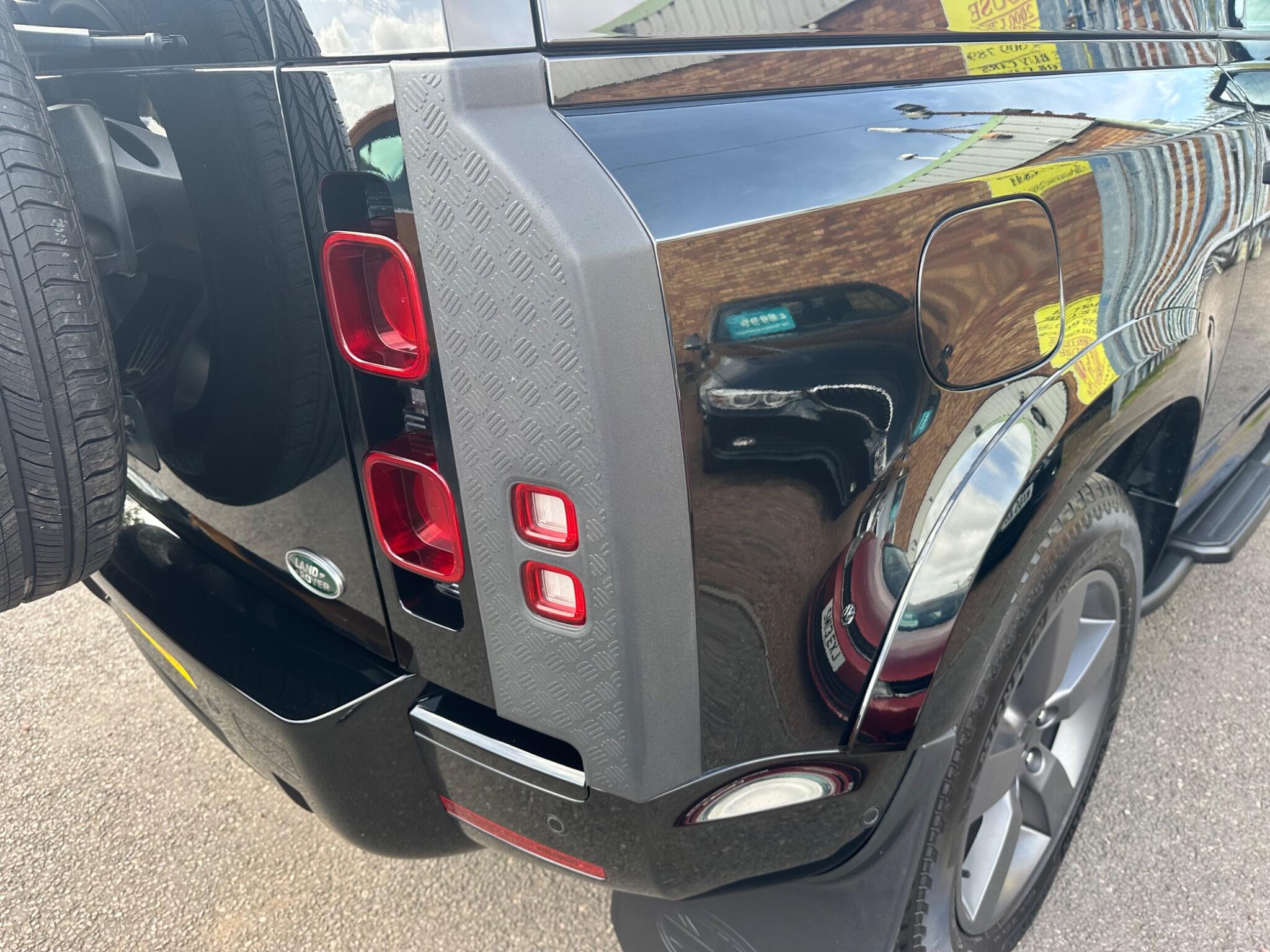 Land Rover Defender view 42