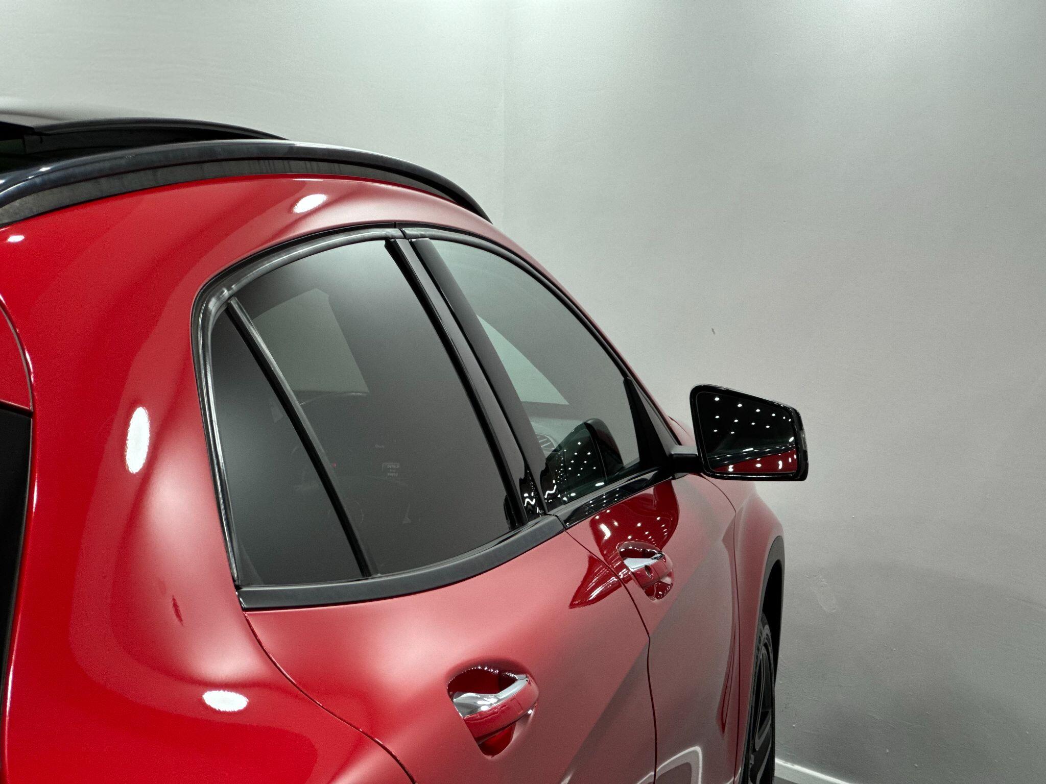 Mercedes-Benz GLA view 25
