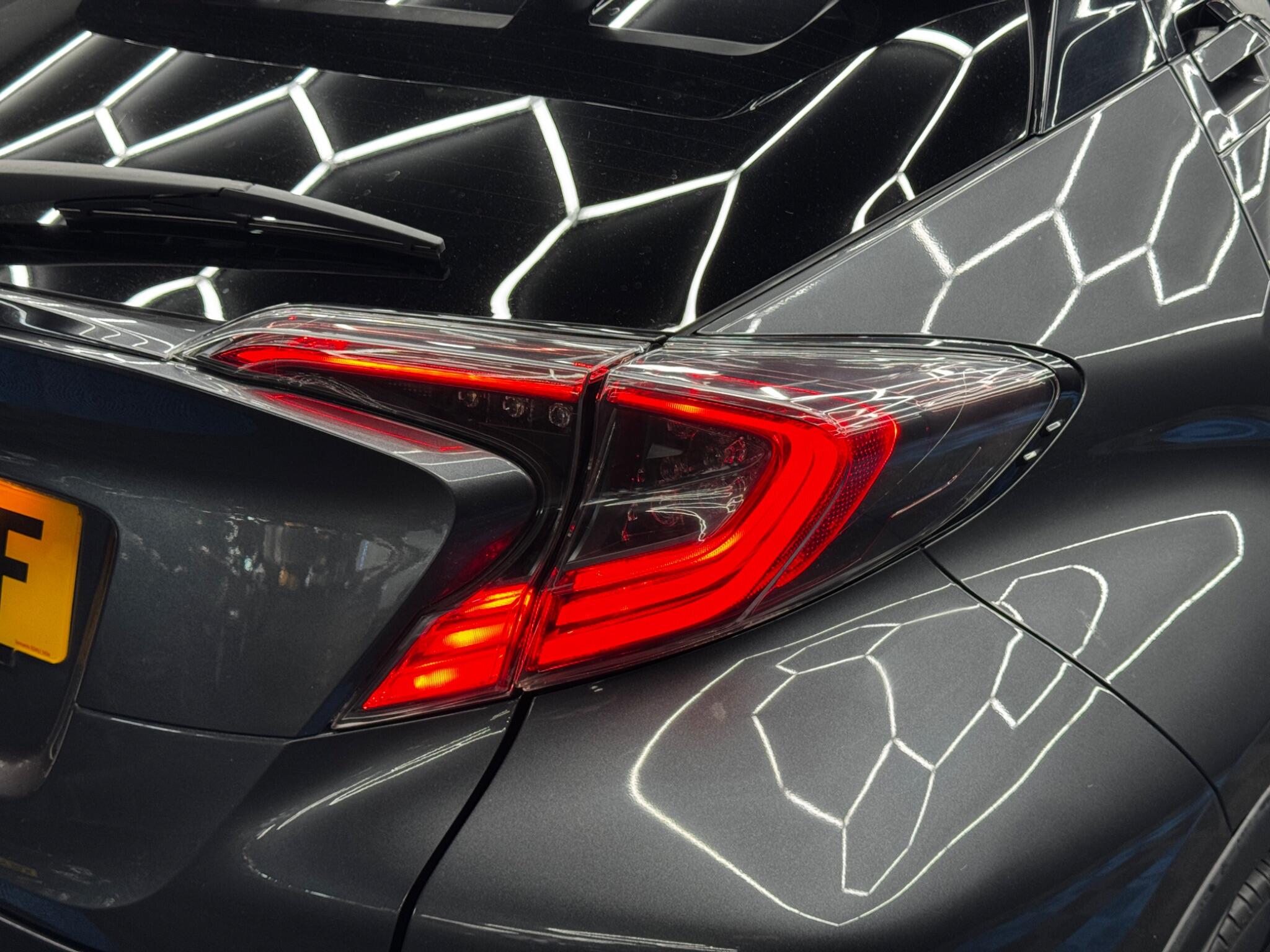 Toyota C-HR view 42