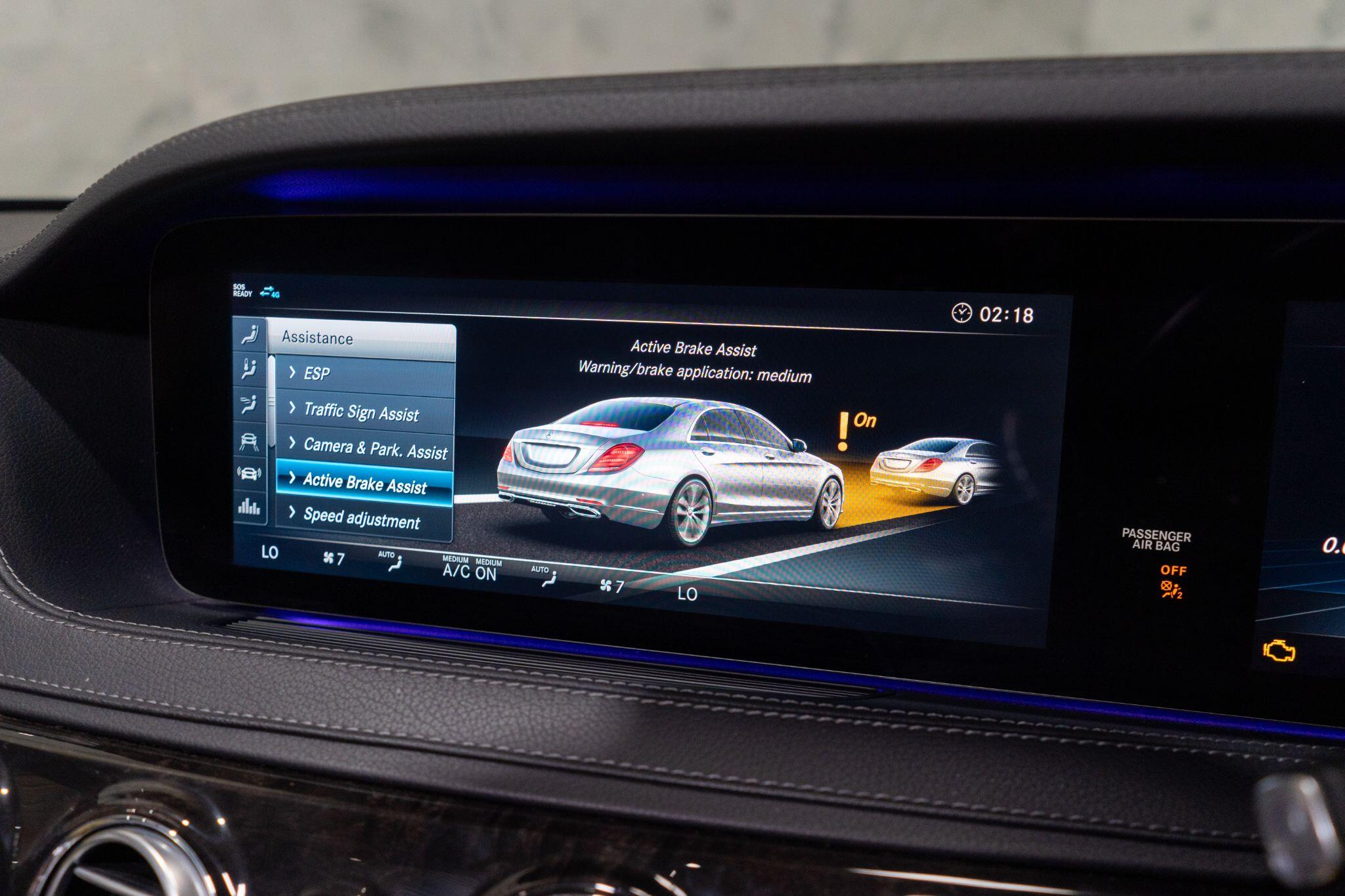 Mercedes-Benz S-Class view 29