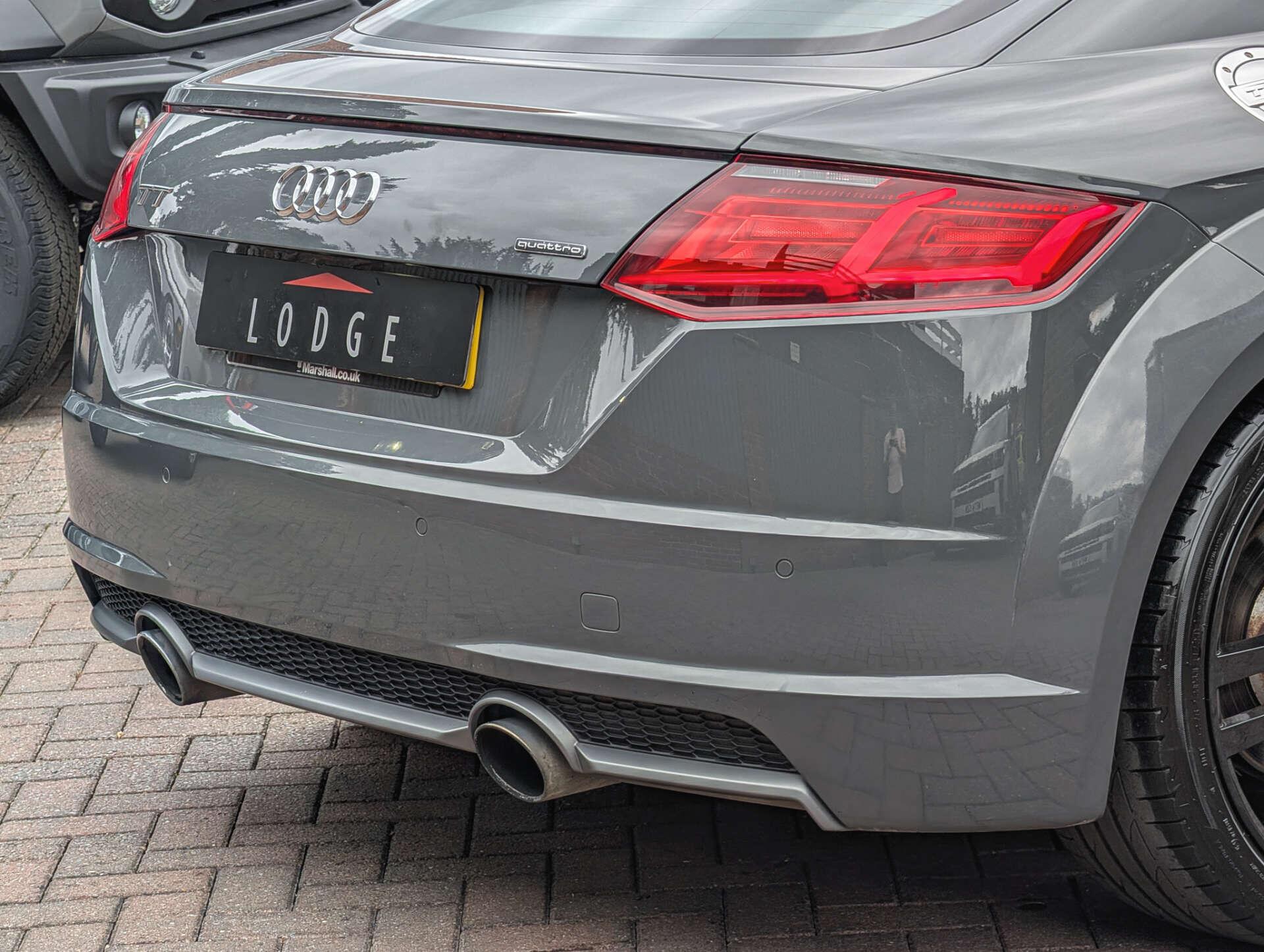 Audi TT view 17