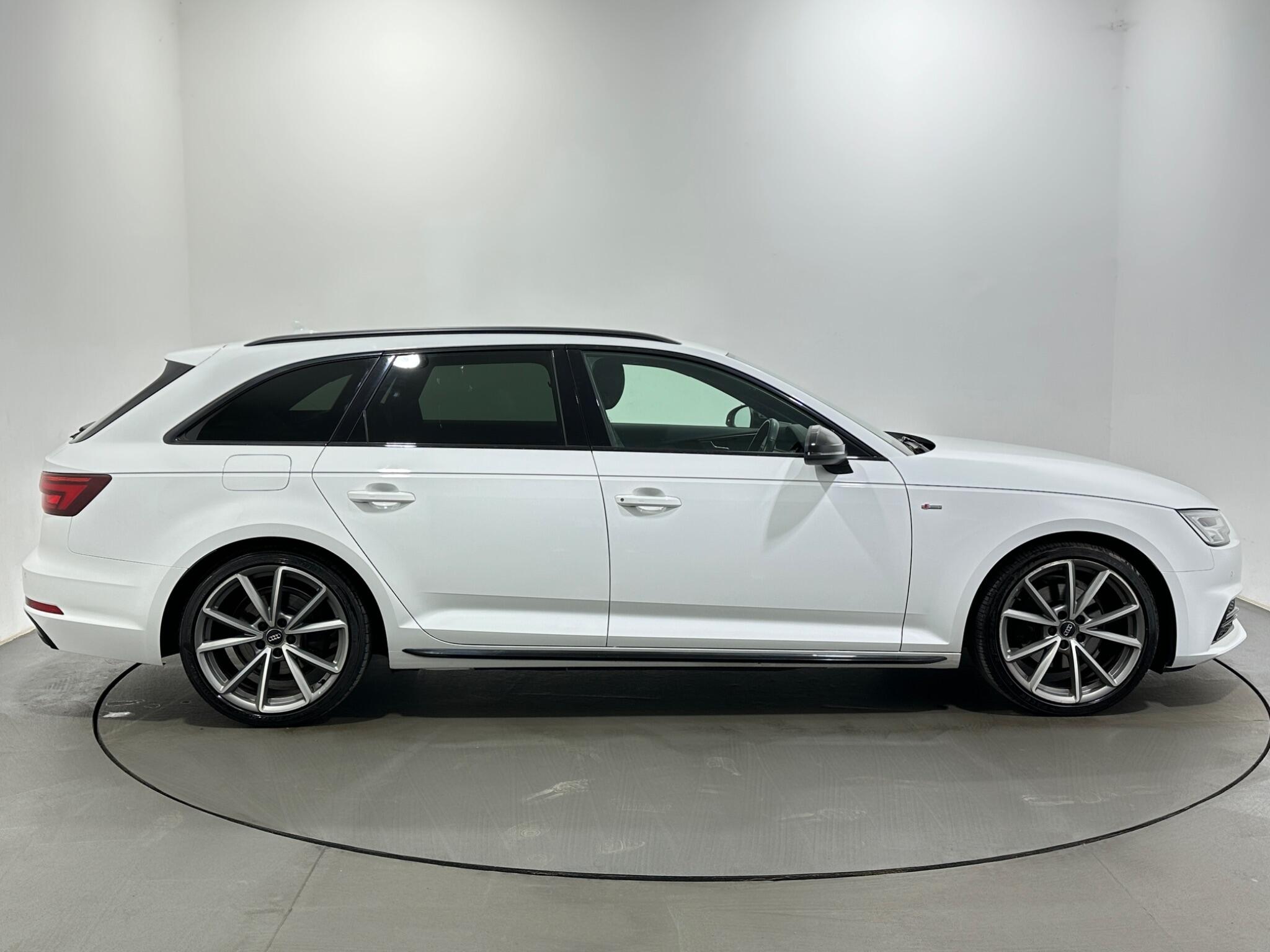 Audi A4 view 9