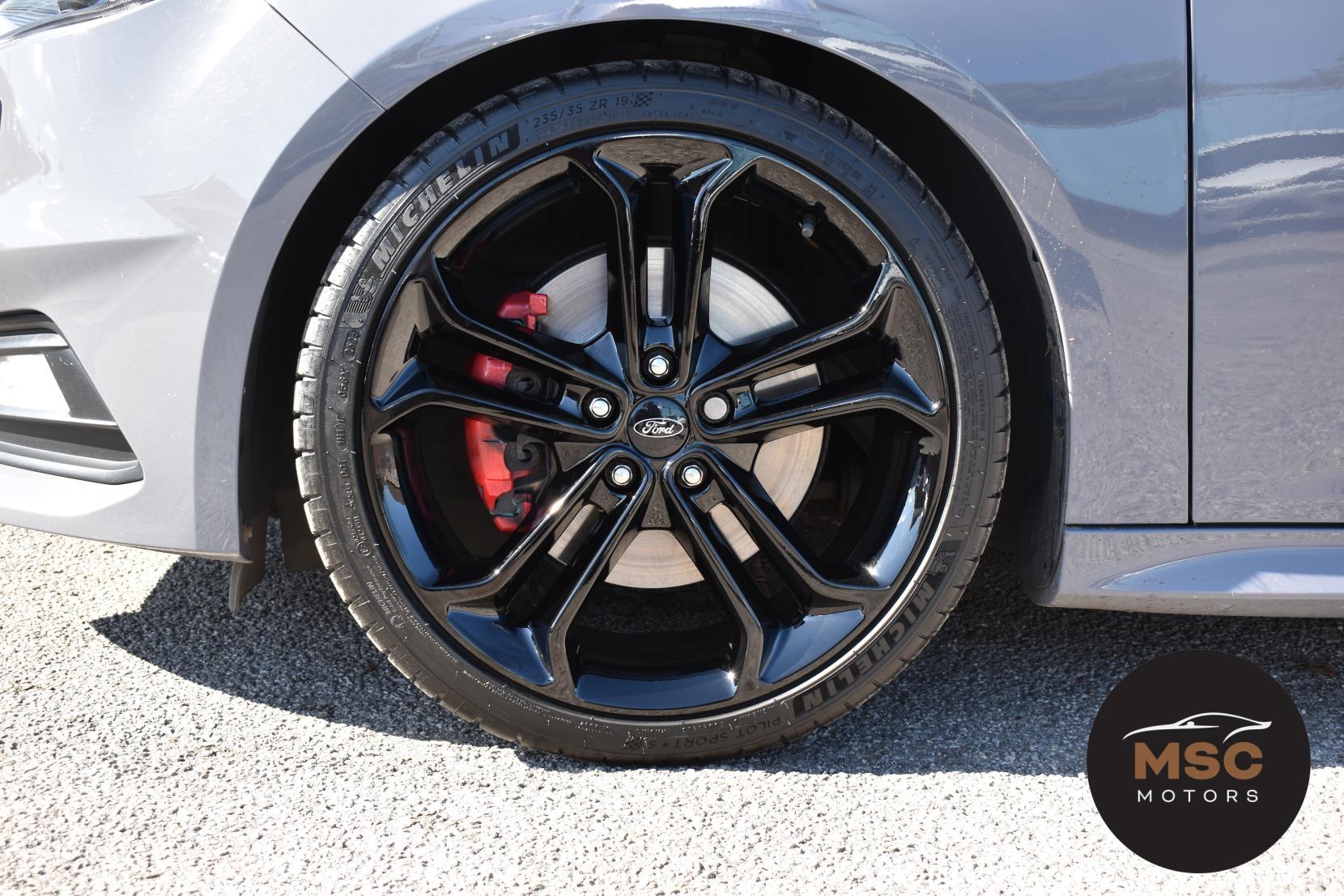 Ford Focus view 29