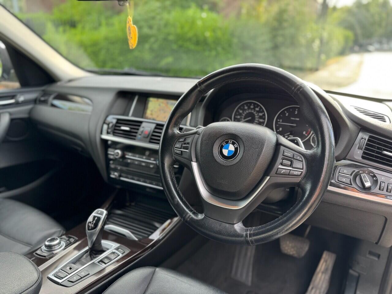 BMW X3 view 11