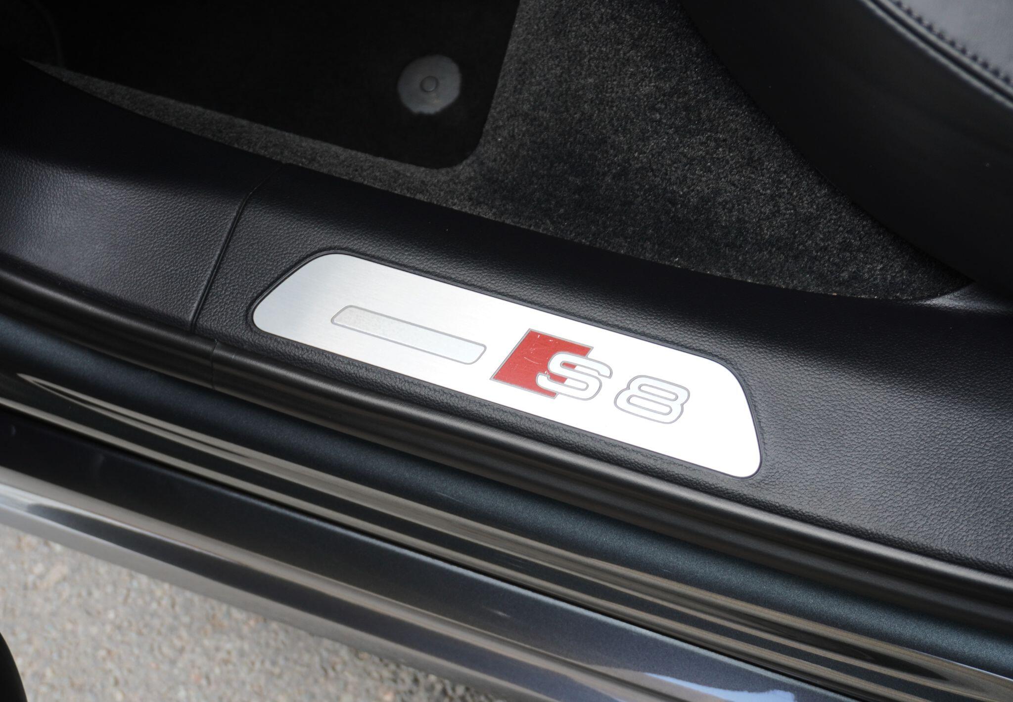 Audi S8 view 71