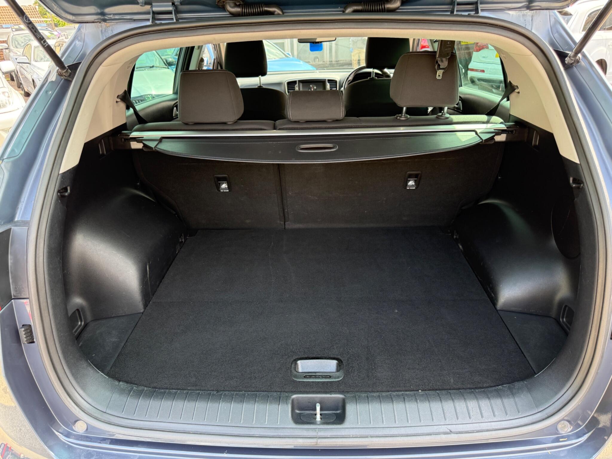 Kia Sportage - Image 38