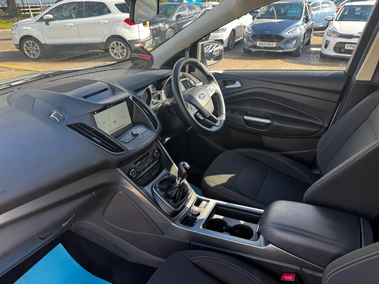 Ford Kuga view 3