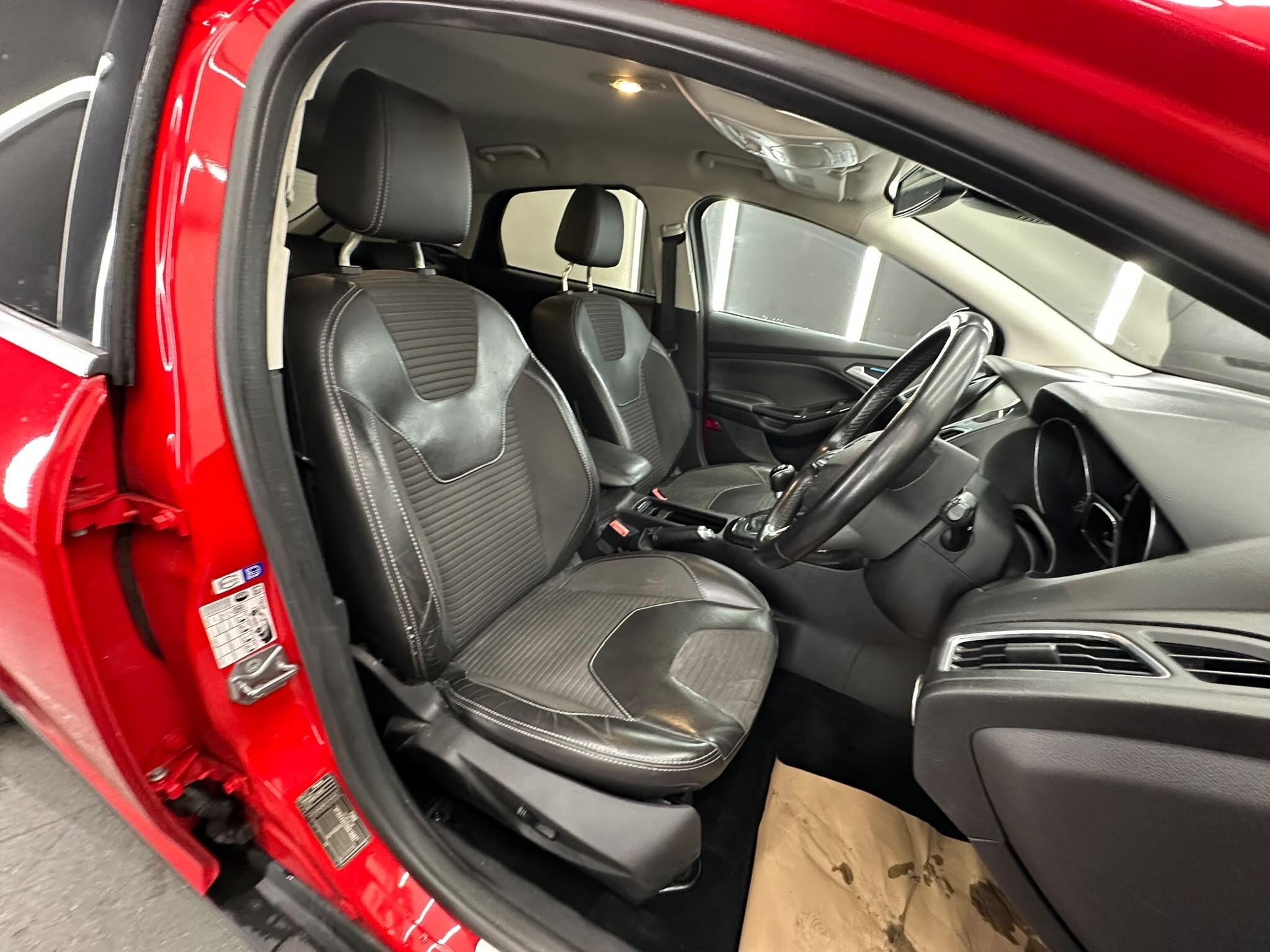 Ford Focus view 25