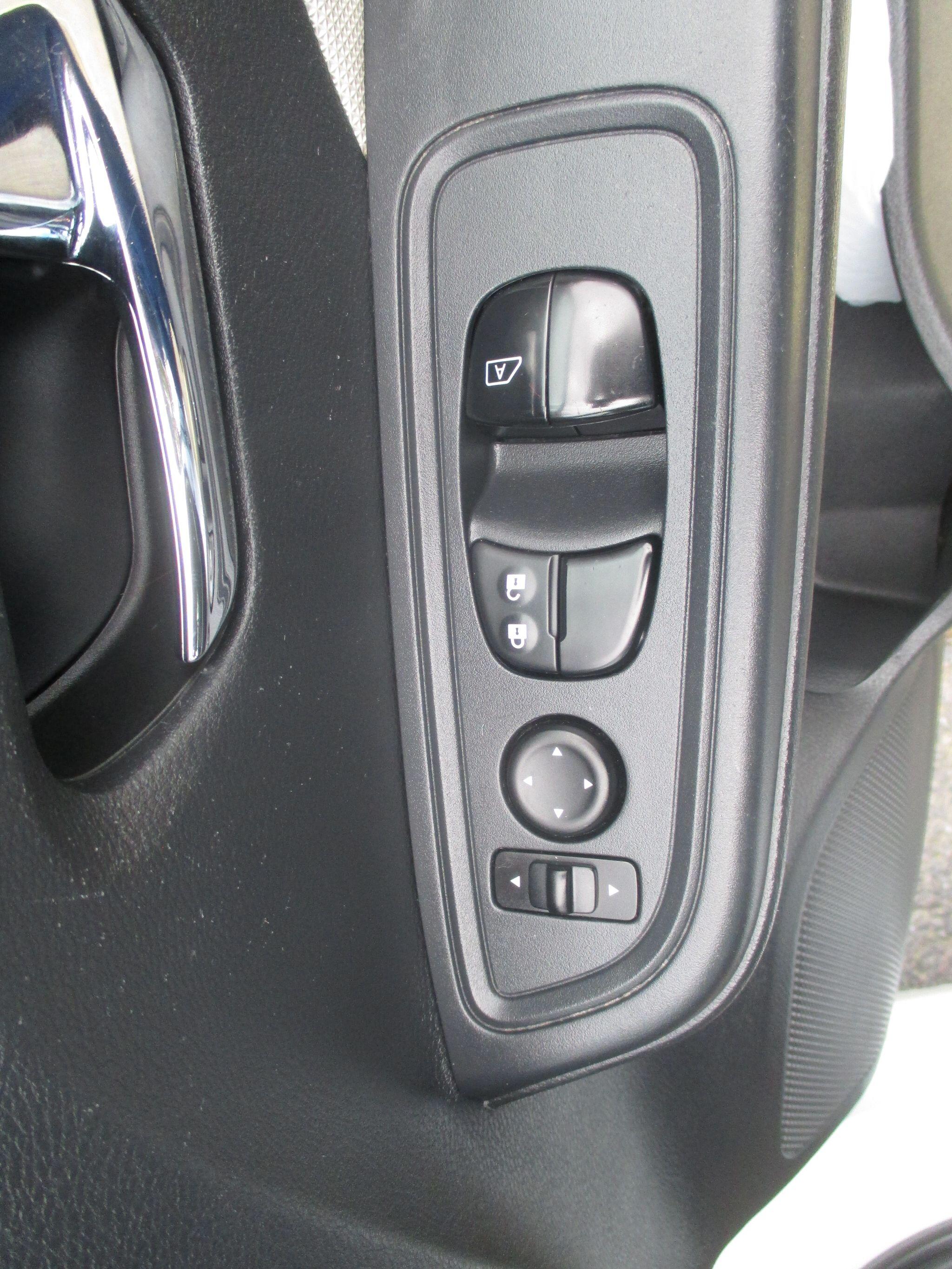 Nissan Micra view 35