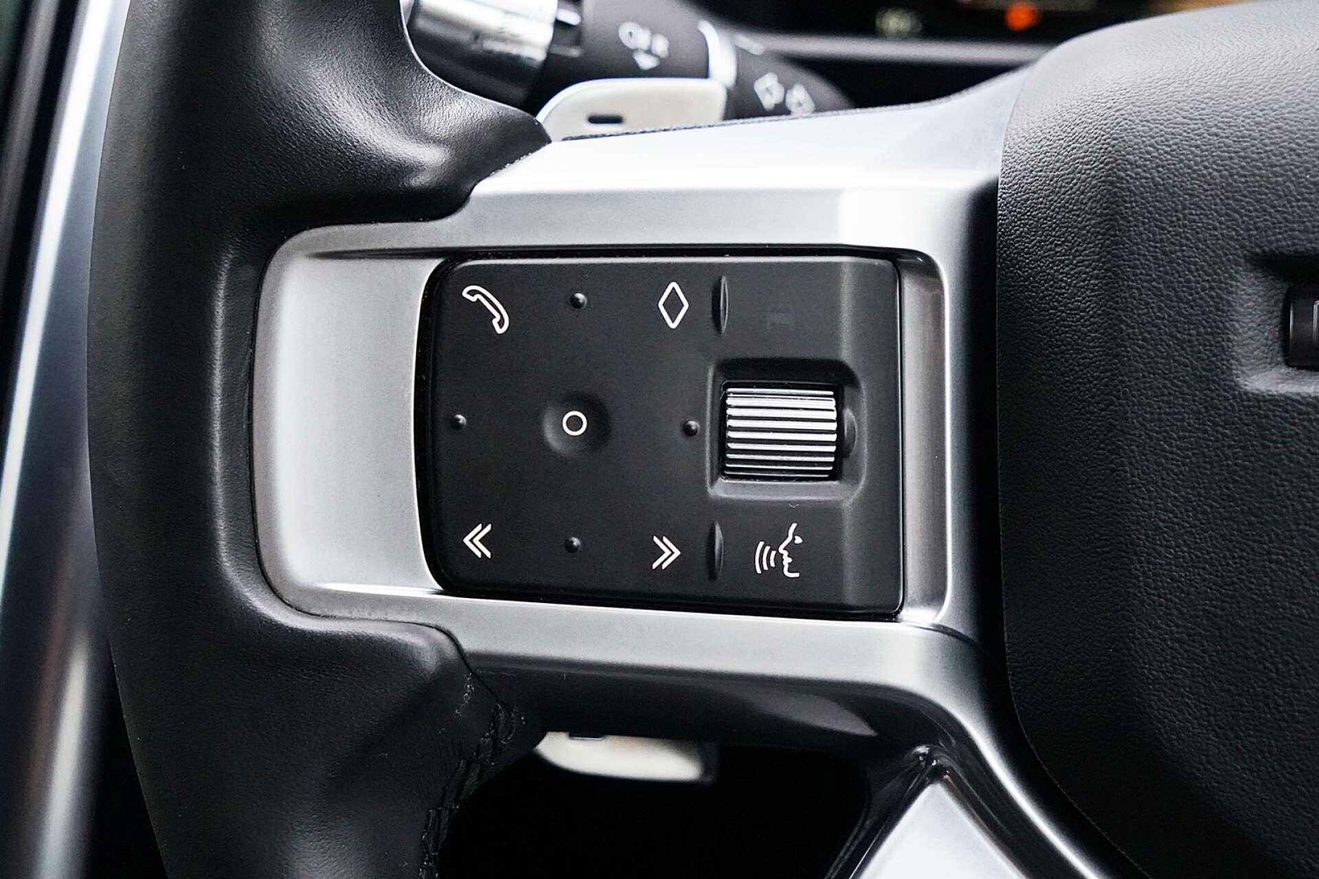 Land Rover Discovery view 30