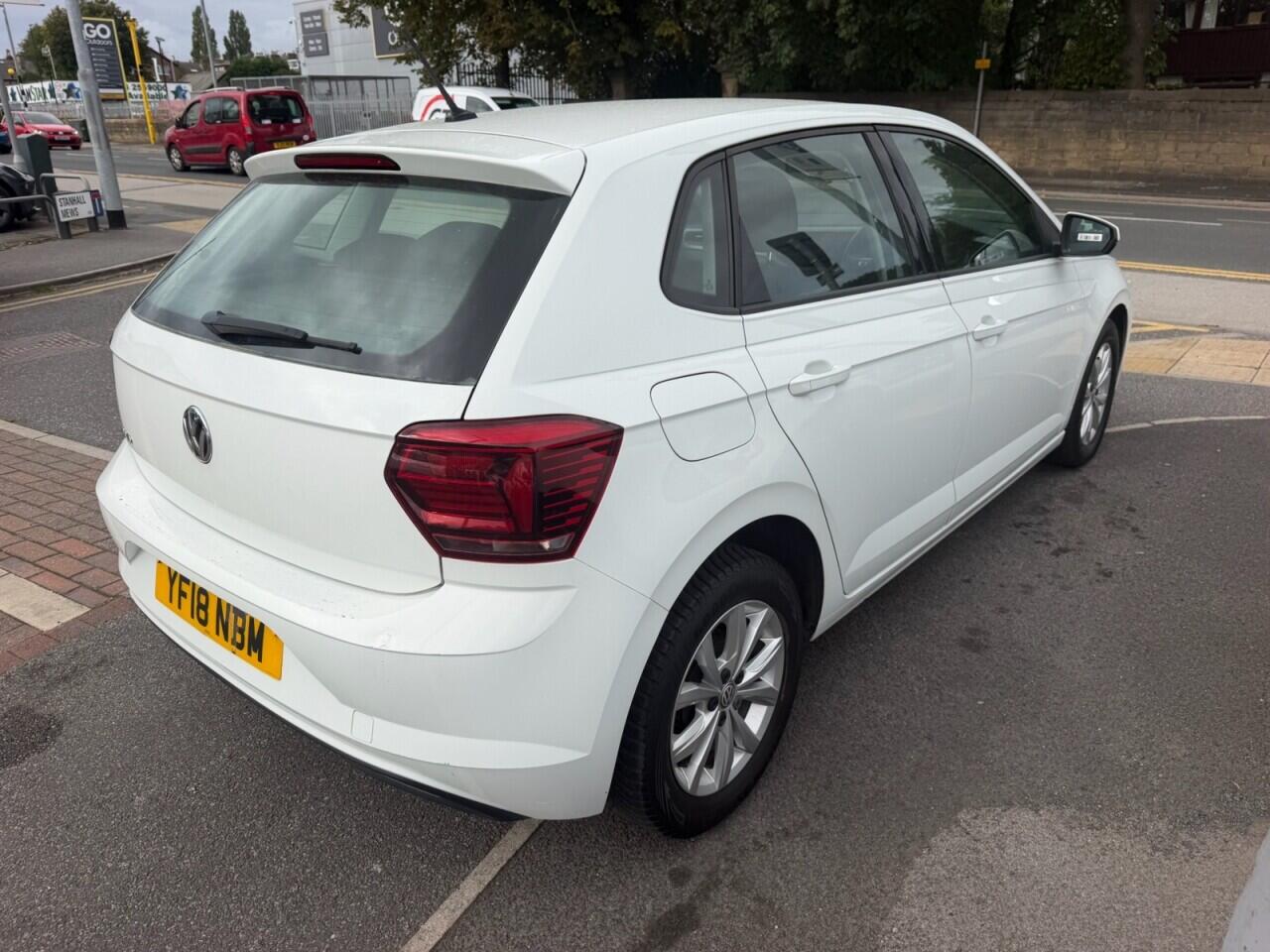 Volkswagen Polo view 9