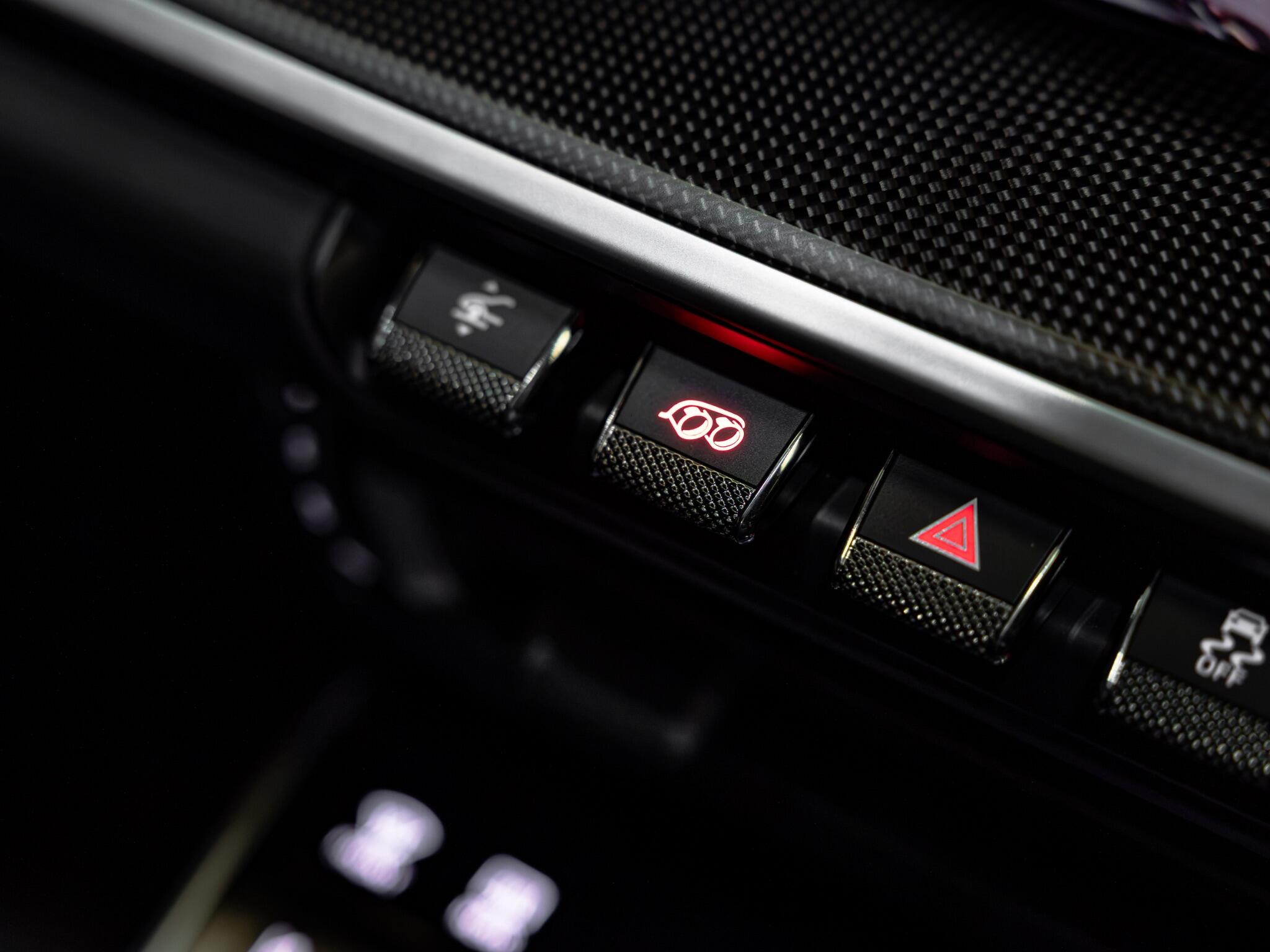 Porsche 911 view 25