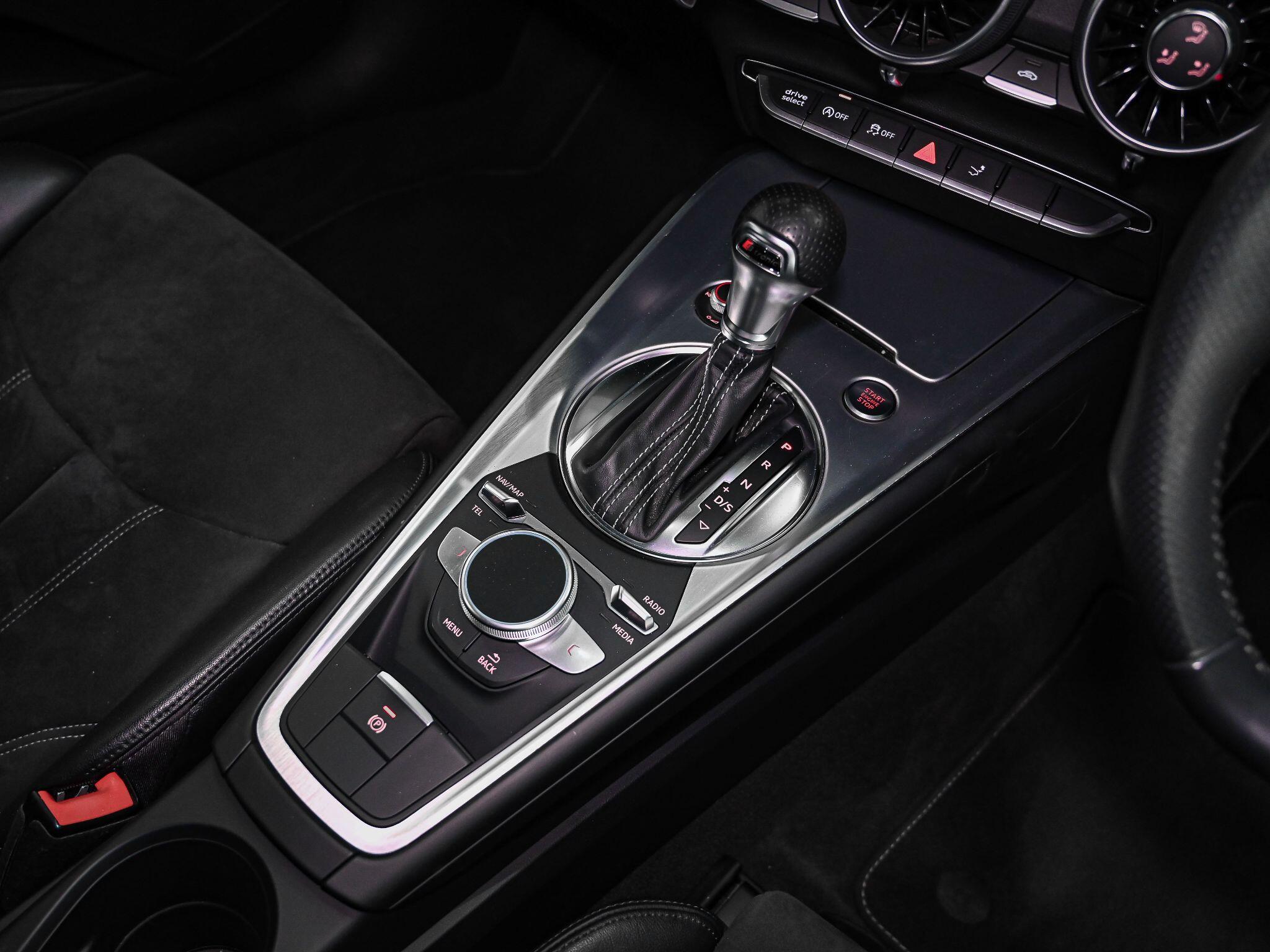 Audi TT view 11
