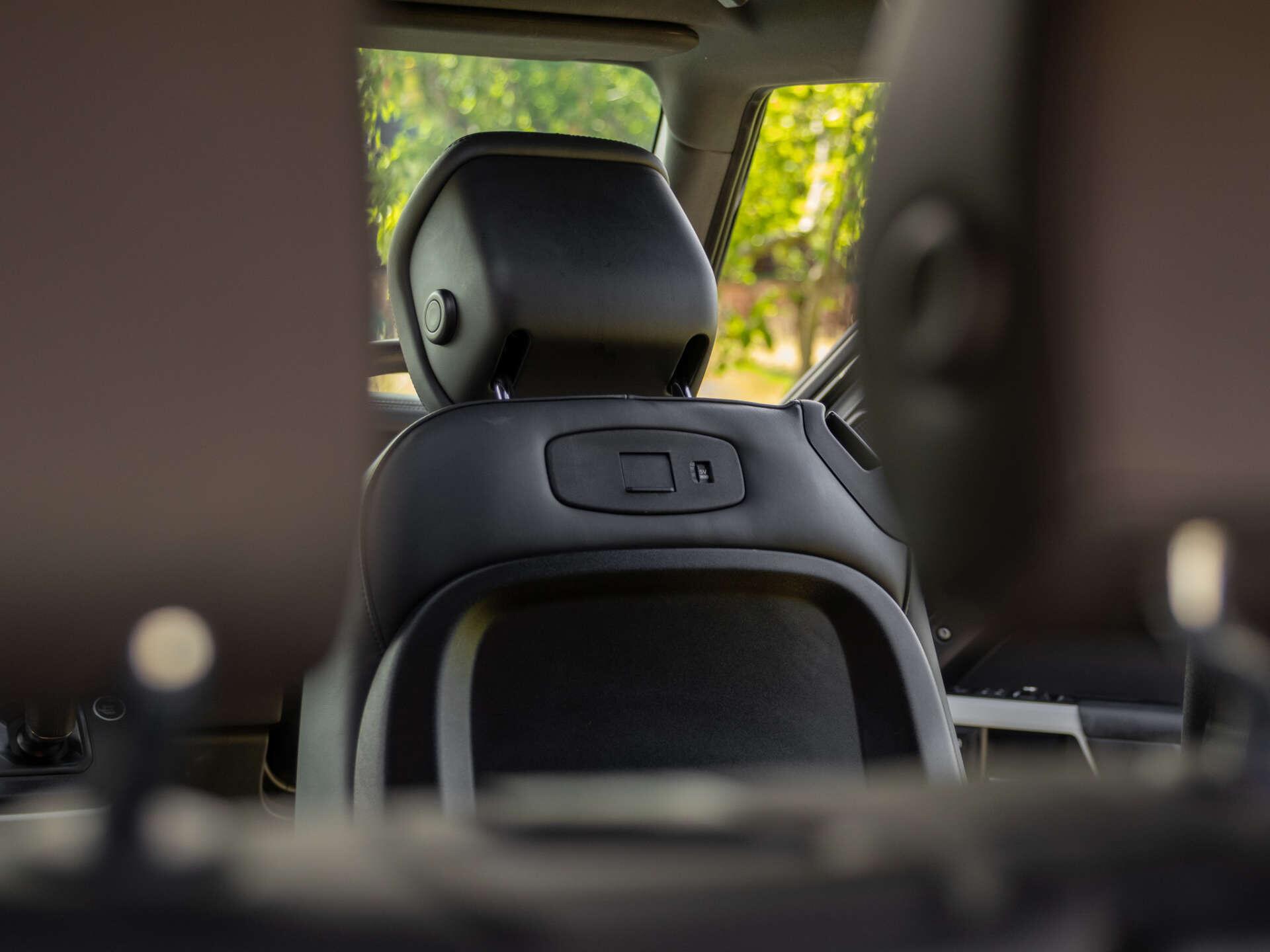 Land Rover Defender view 26