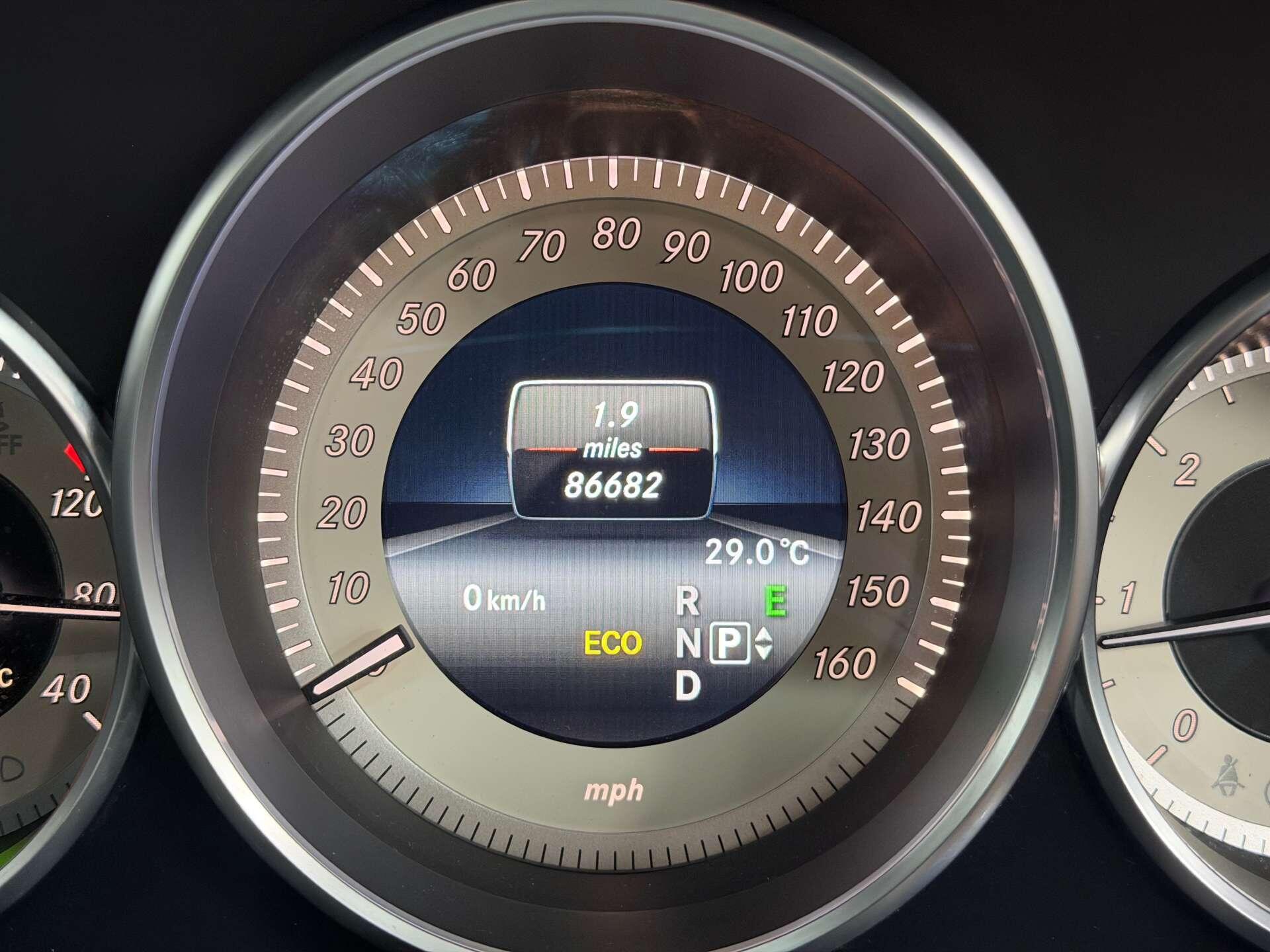 Mercedes-Benz CLS view 29