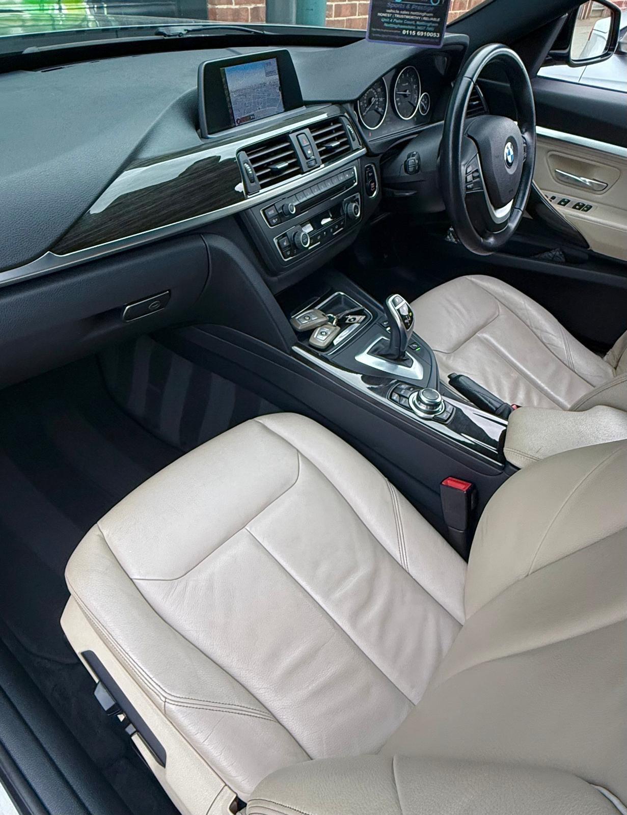 BMW 3 Series view 22