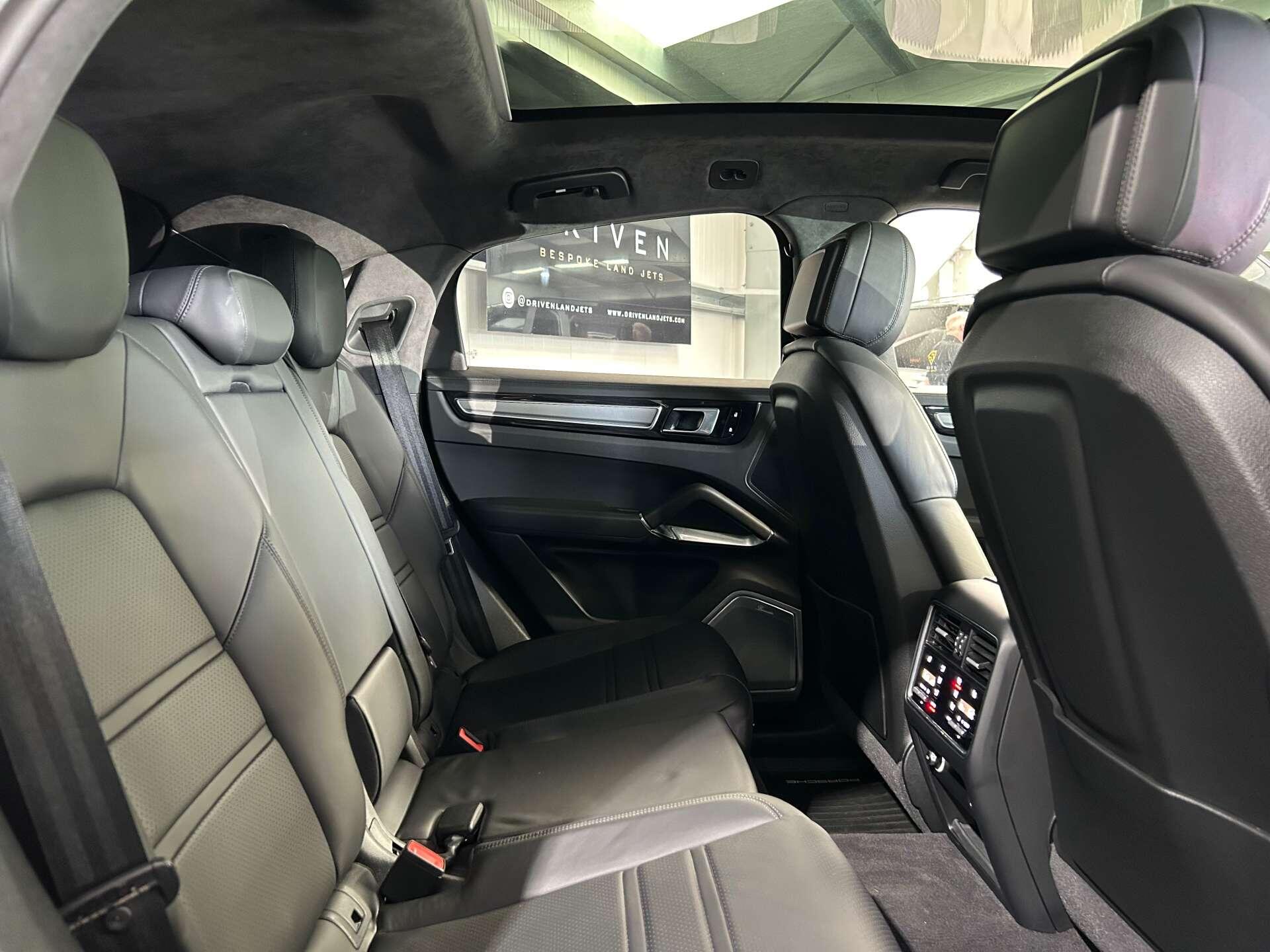Porsche Cayenne view 28