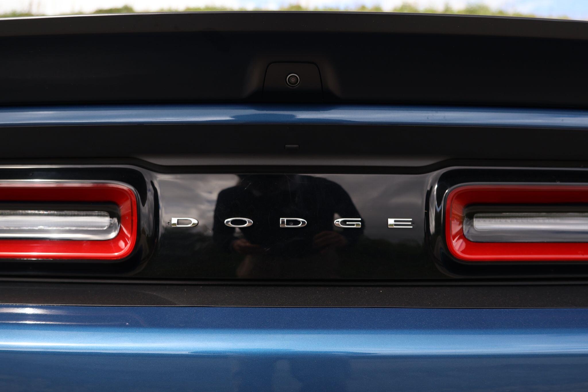 Dodge Challenger view 47