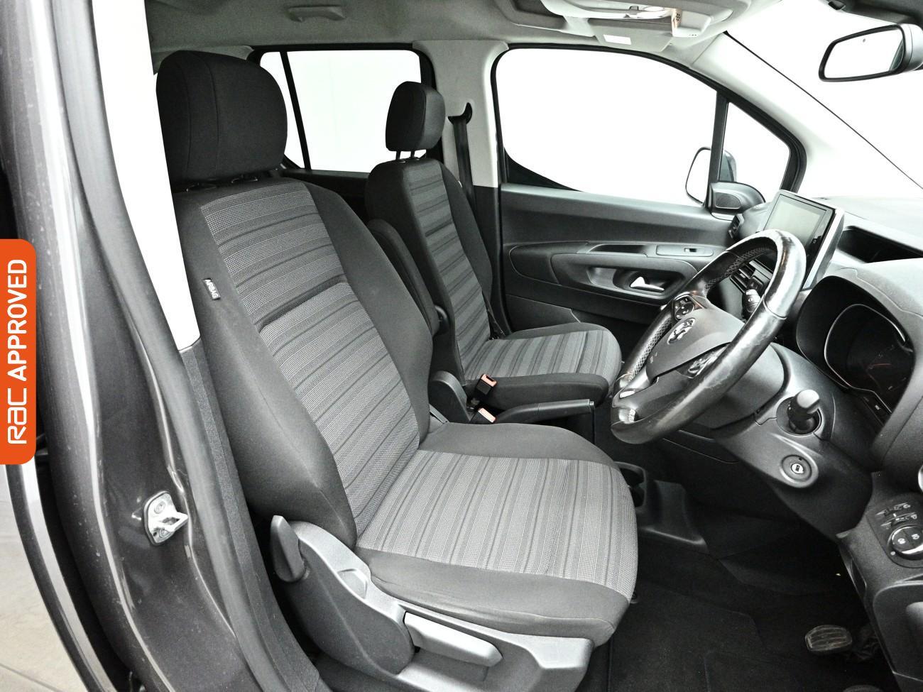 Vauxhall Combo Life view 12