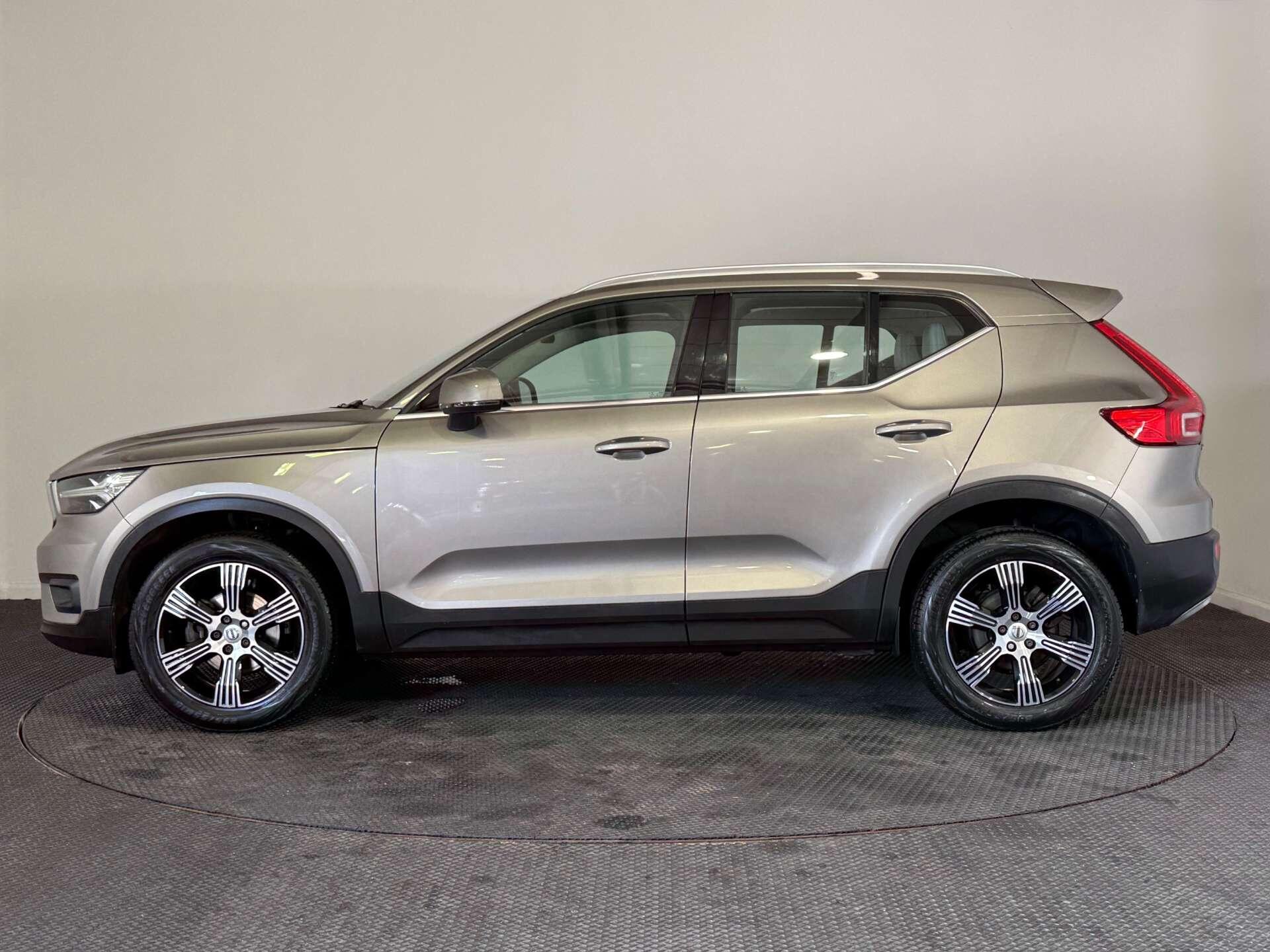 Volvo XC40 view 4