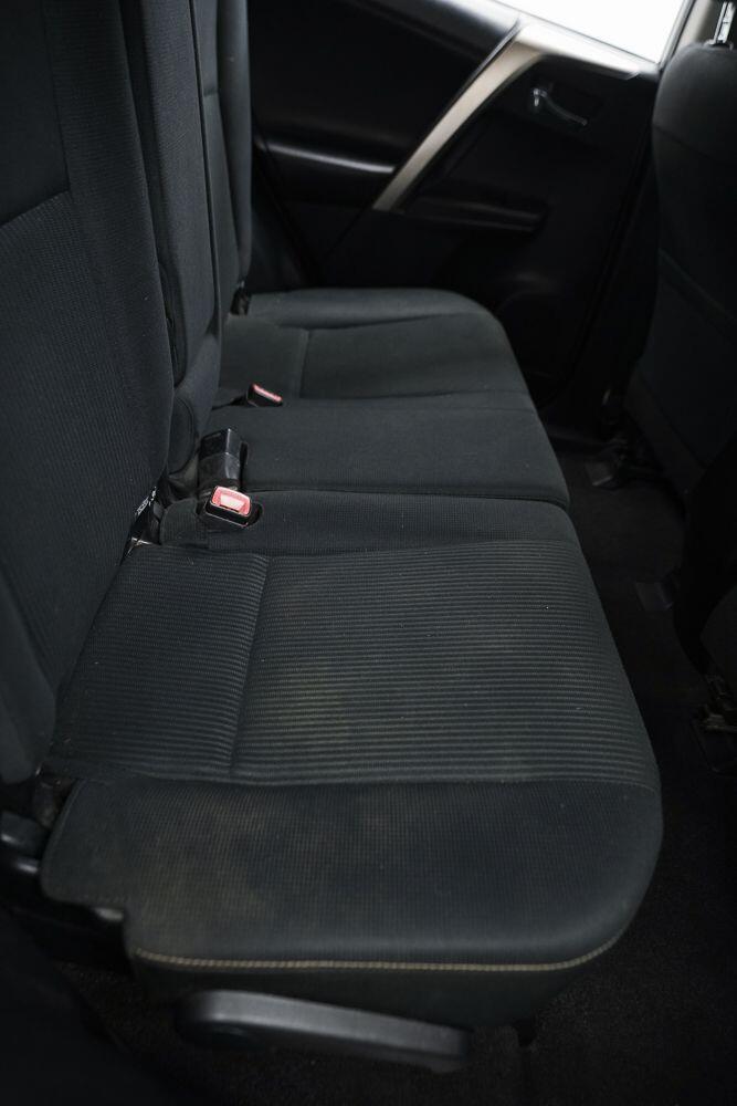 Toyota Rav4 view 13