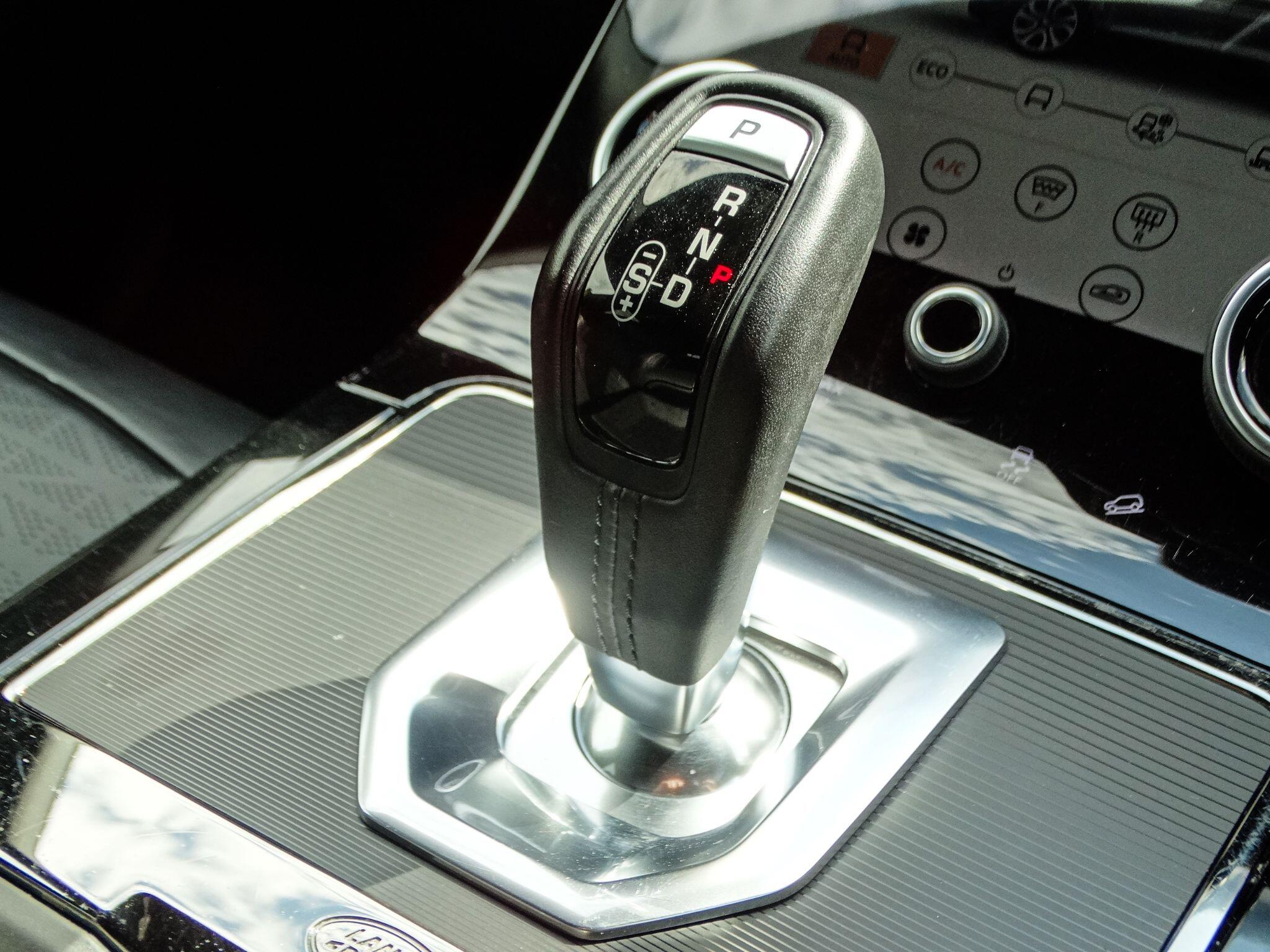 Land Rover Range Rover Evoque view 29