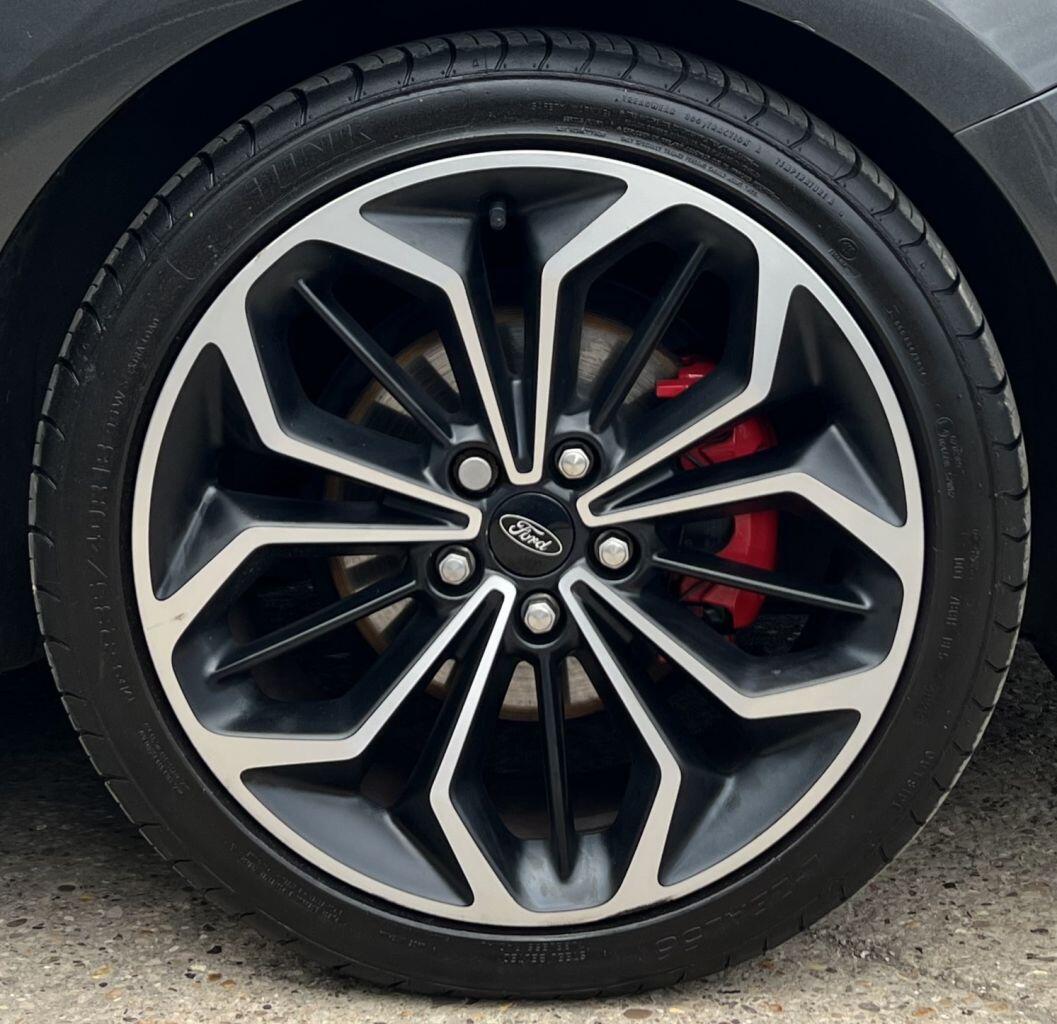 Ford Focus view 11