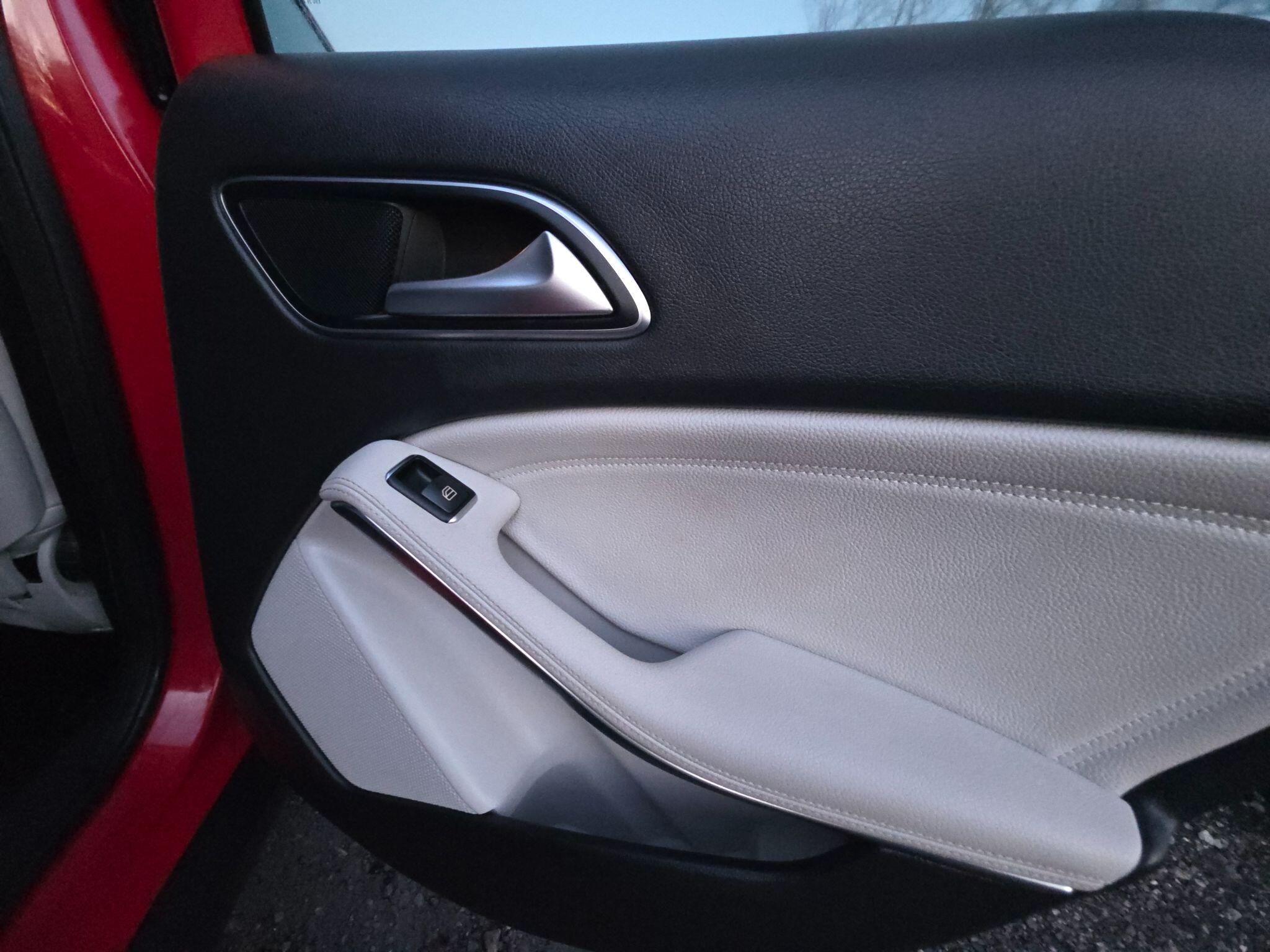 2018 Mercedes-Benz GLA 1.6 GLA200 SE (Executive) Euro 6 (s/s) 5dr • 28,270 miles image 22
