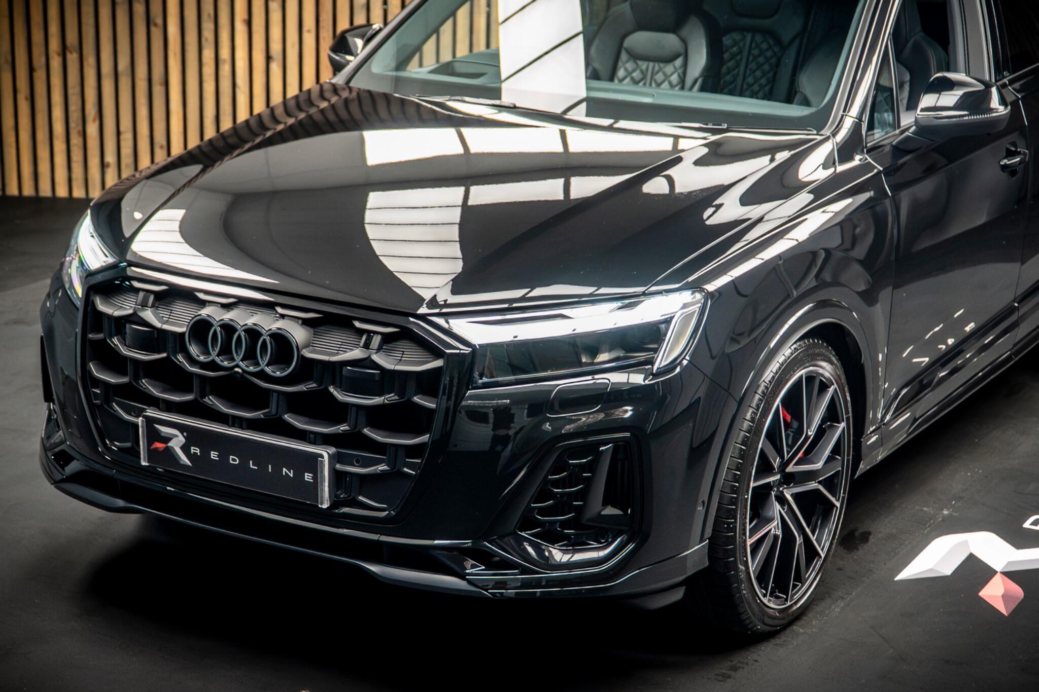 Audi SQ7 view 16