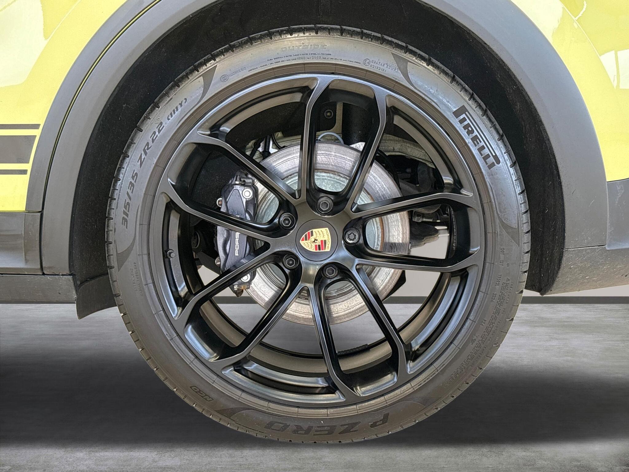 Porsche Cayenne view 9