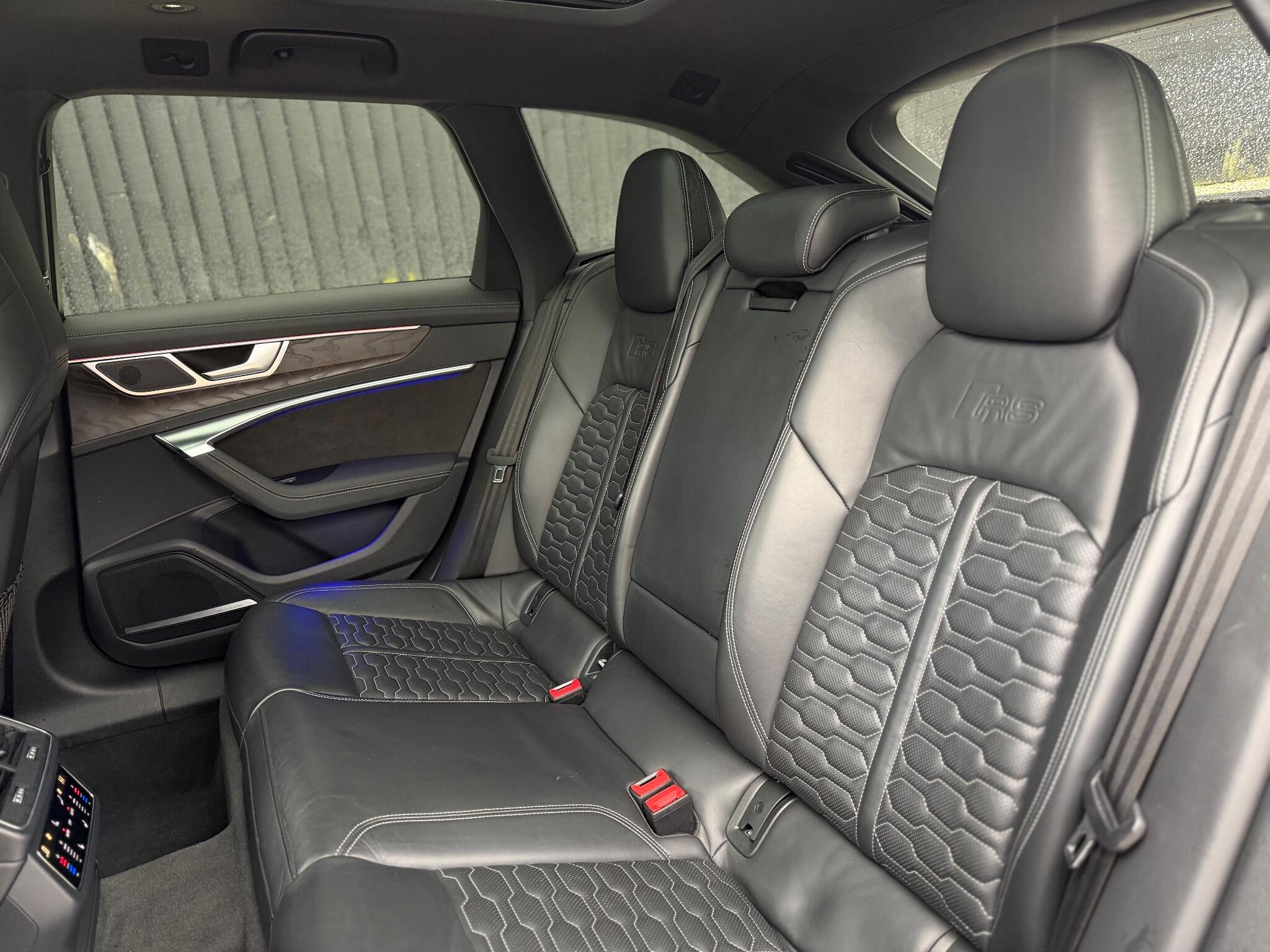 Audi RS6 view 36