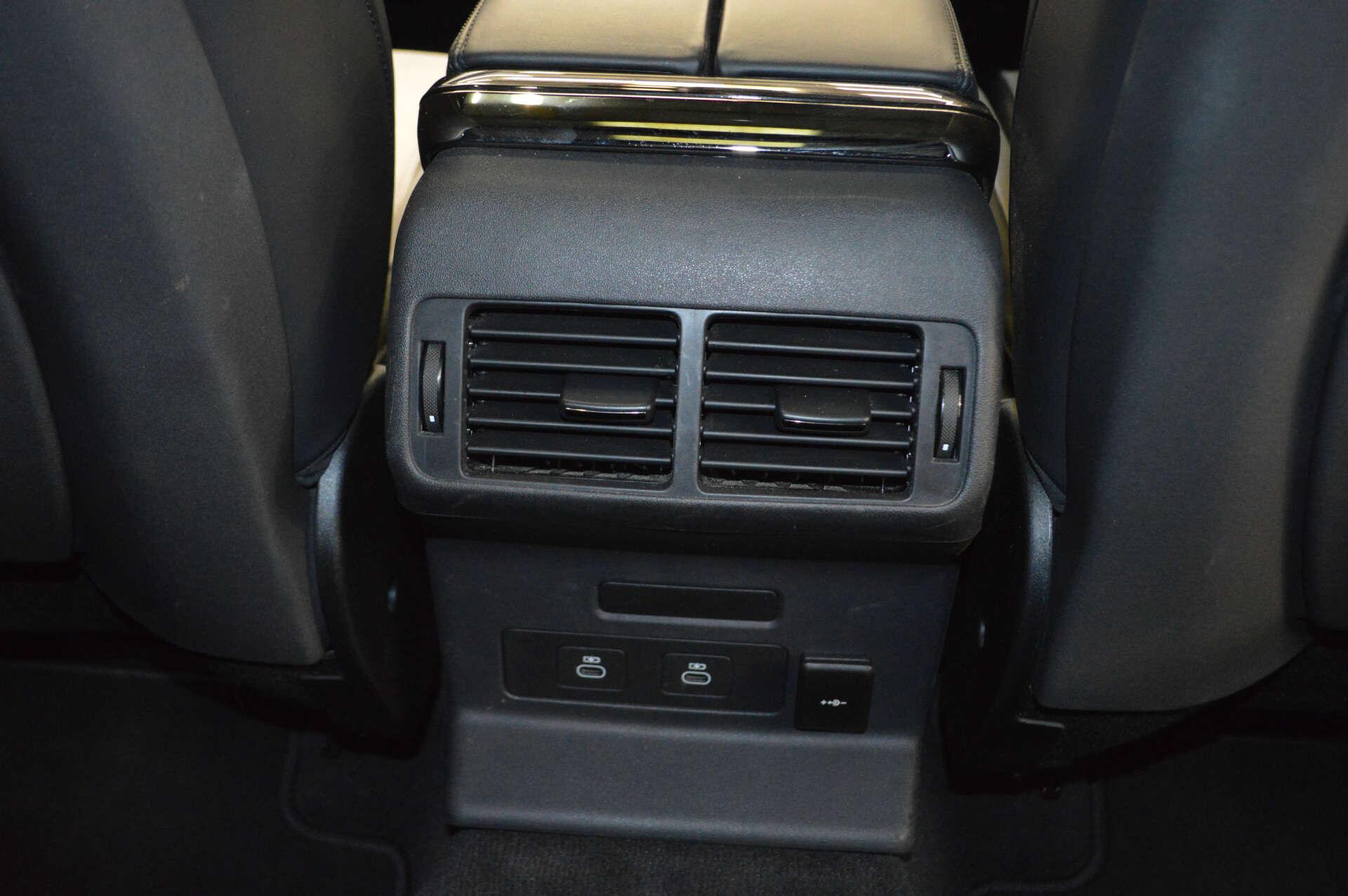 Land Rover Range Rover Velar view 33