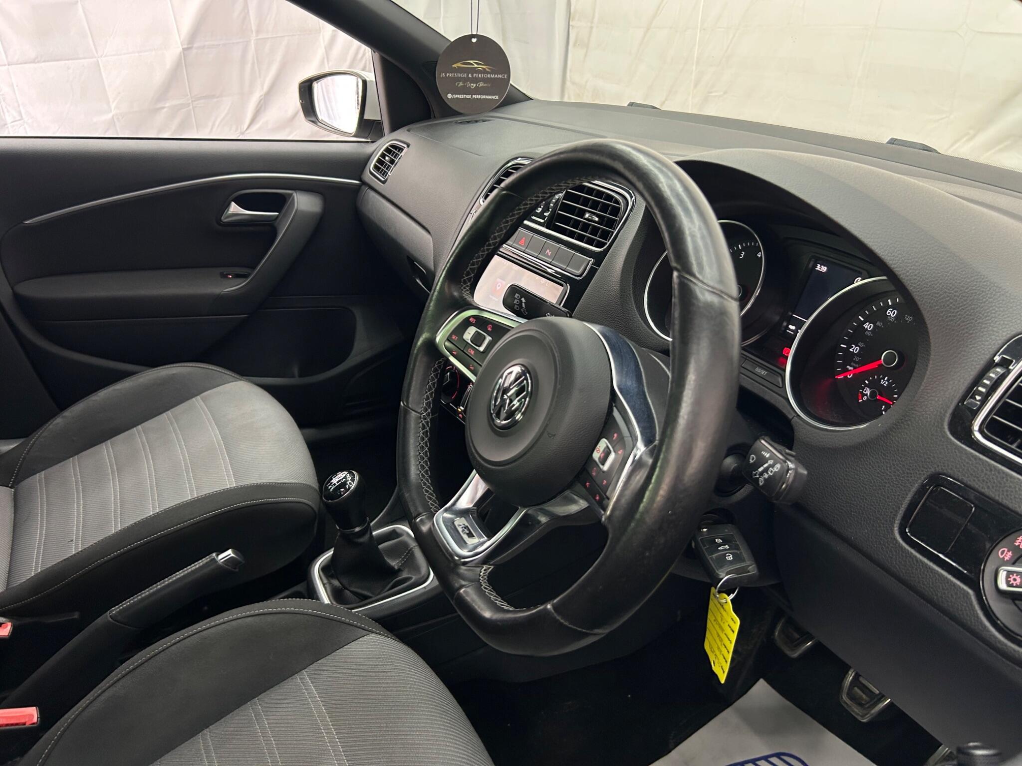 Volkswagen Polo view 14
