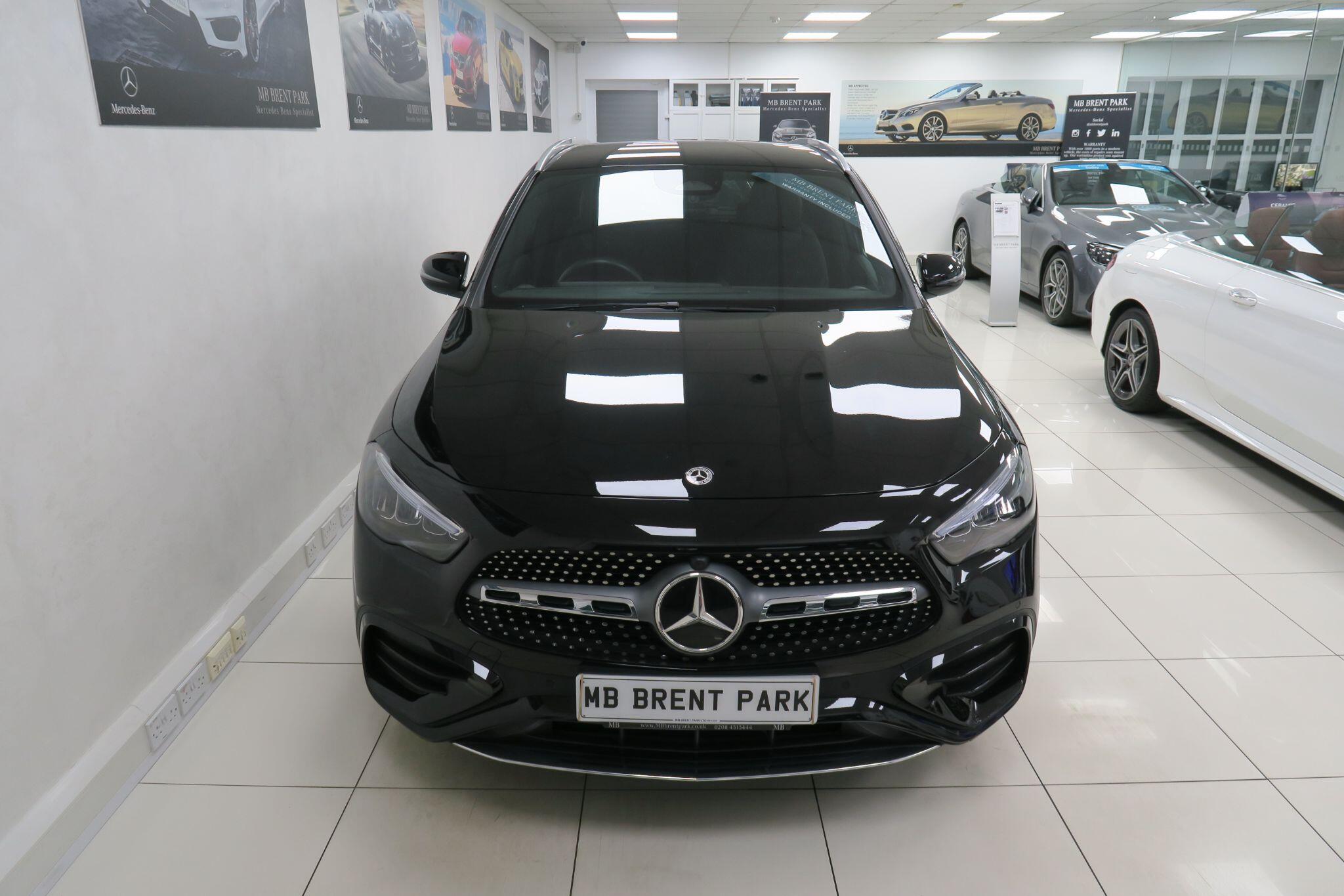 Mercedes-Benz Gla view 2