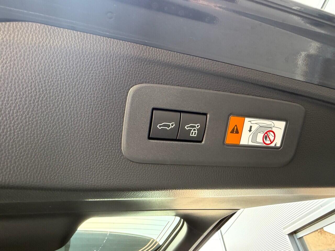 Toyota Land Cruiser view 24