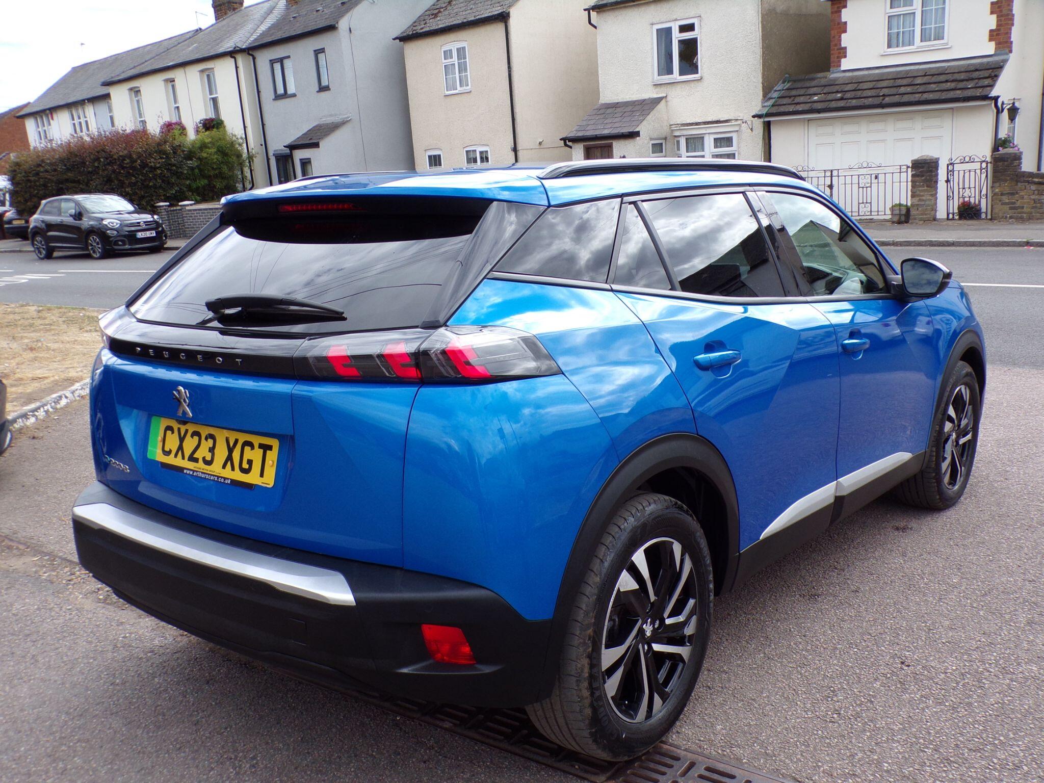 Peugeot E-2008 view 8