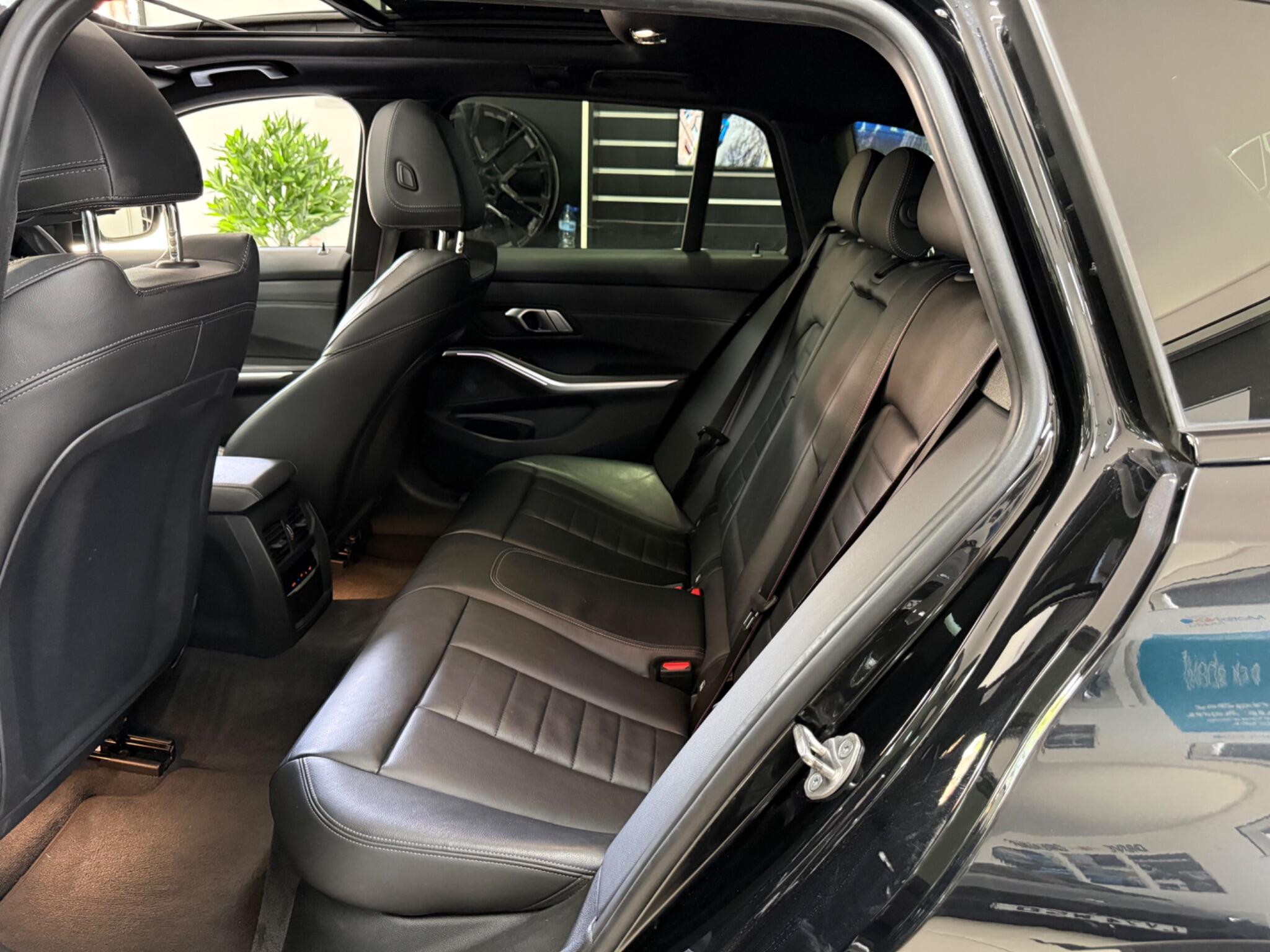 BMW 3 Series view 38