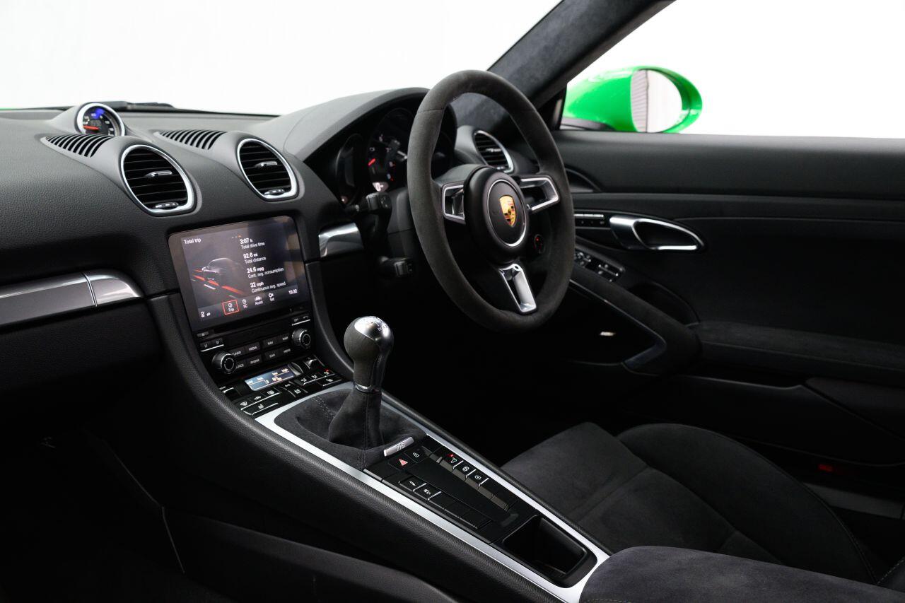 Porsche Cayman view 37