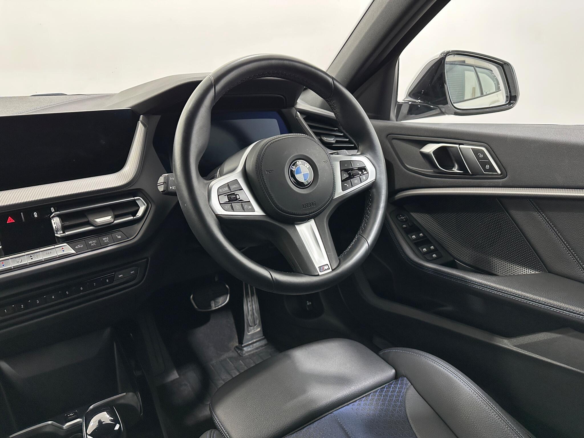 BMW 1 Series view 12