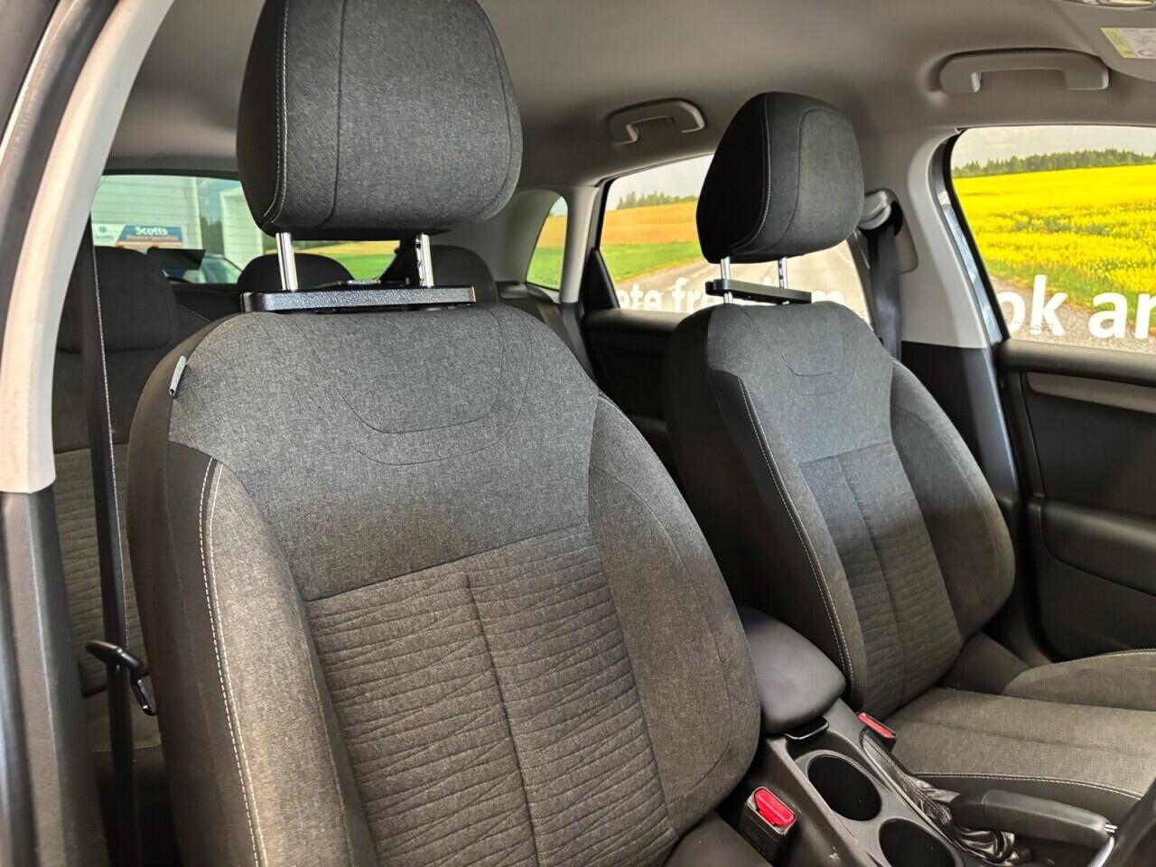 Citroen C4 view 11