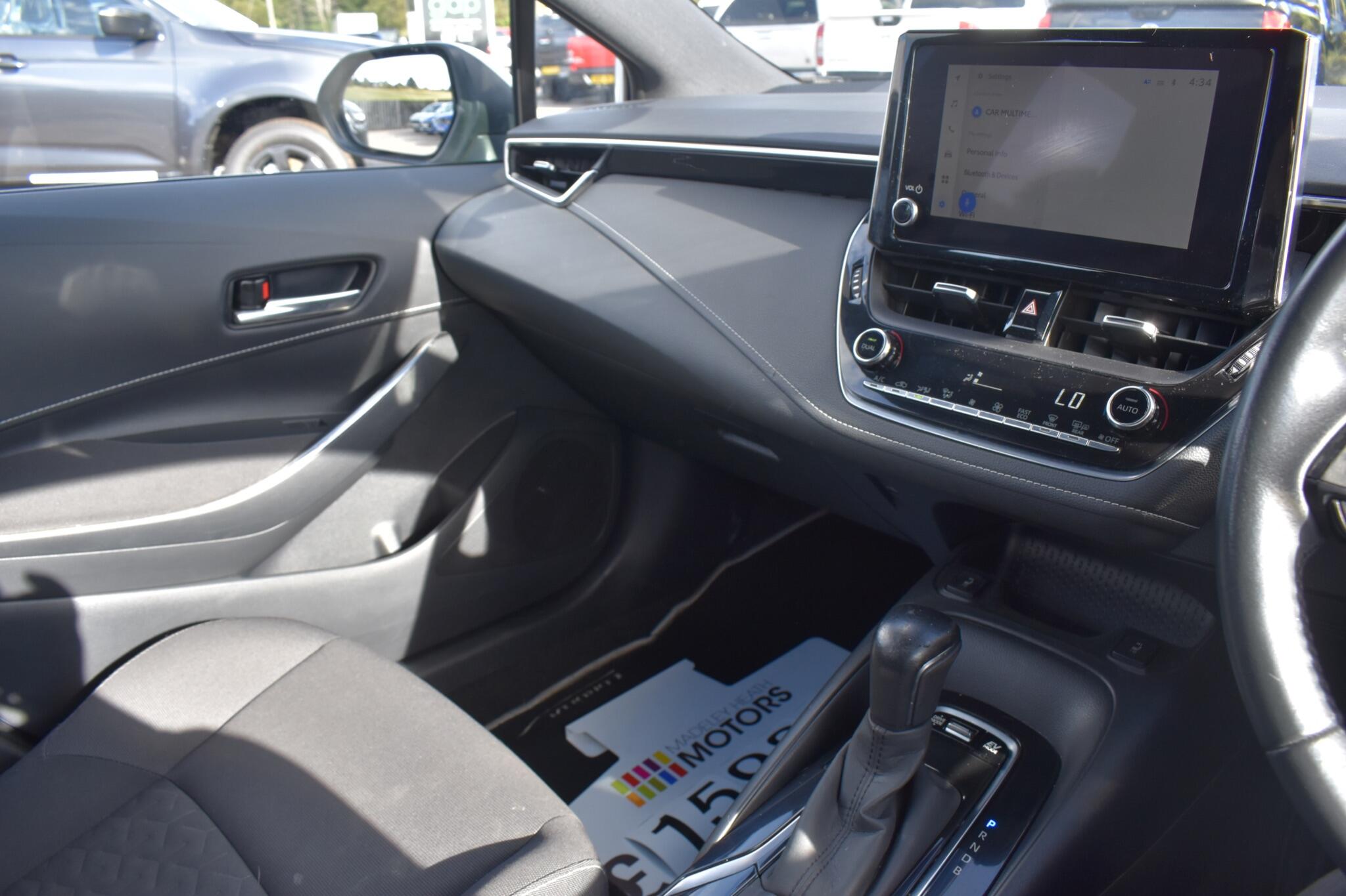 Corolla - 1.8 VVT-h Icon Tech Touring Sports CVT Euro 6 (s/s) 5dr - Image 18