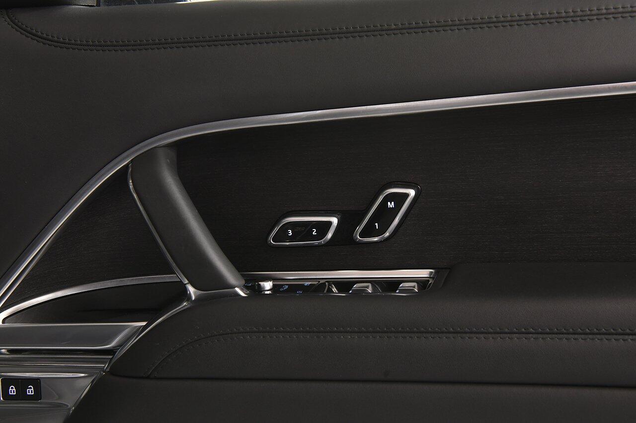 Land Rover Range Rover view 23