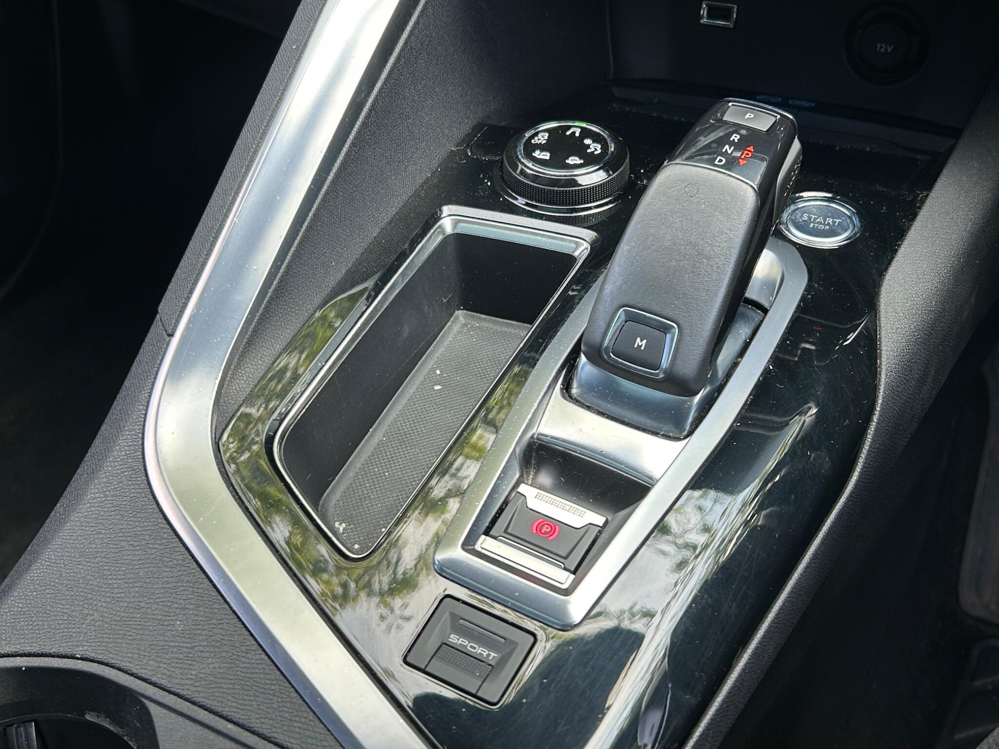 Peugeot 3008 view 13