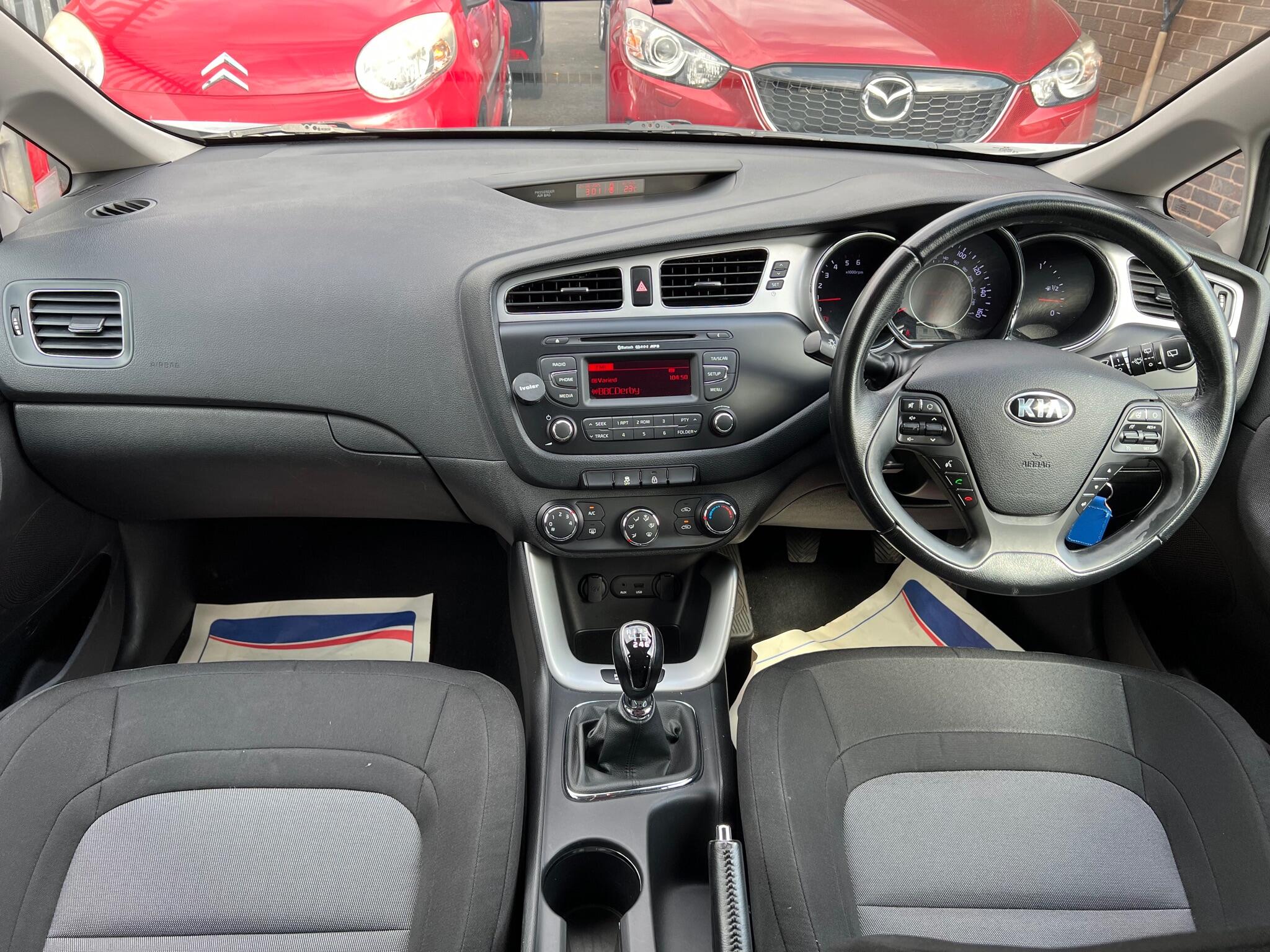 2014 Kia Ceed 1.6 CRDi EcoDynamics 2 Euro 5 (s/s) 5dr • 88,000 miles image 4