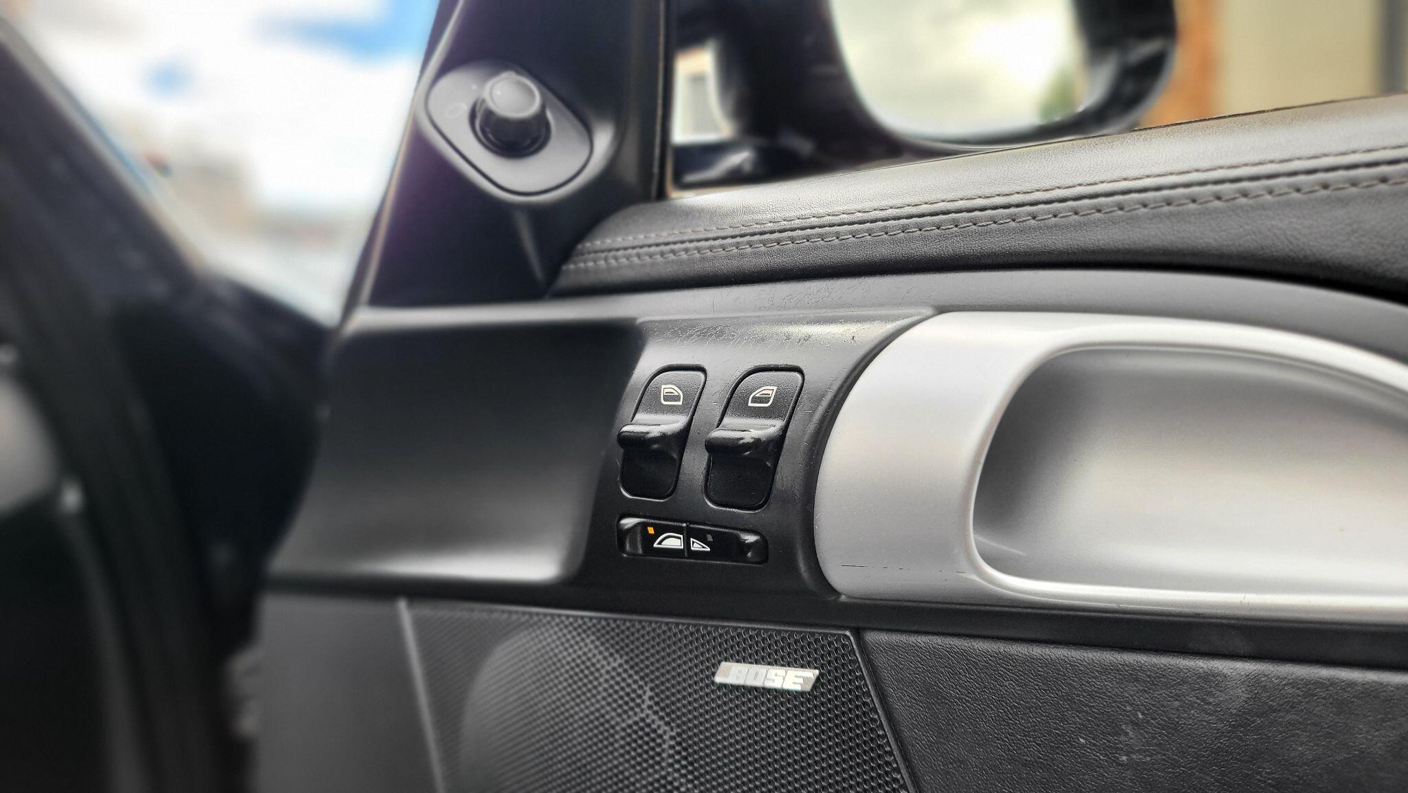 Porsche 911 view 30