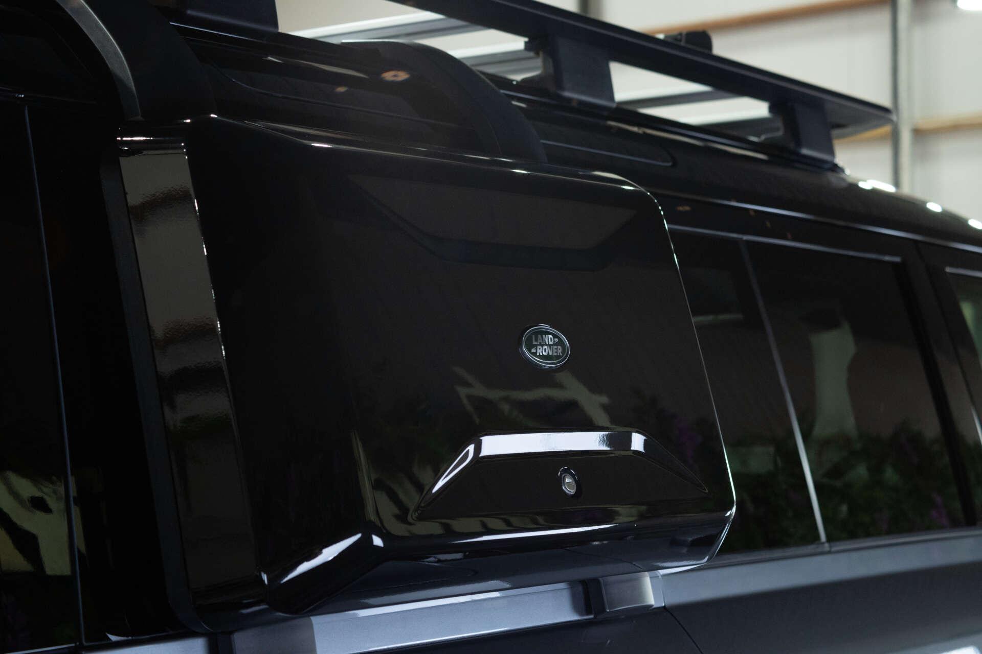 Land Rover Defender view 22