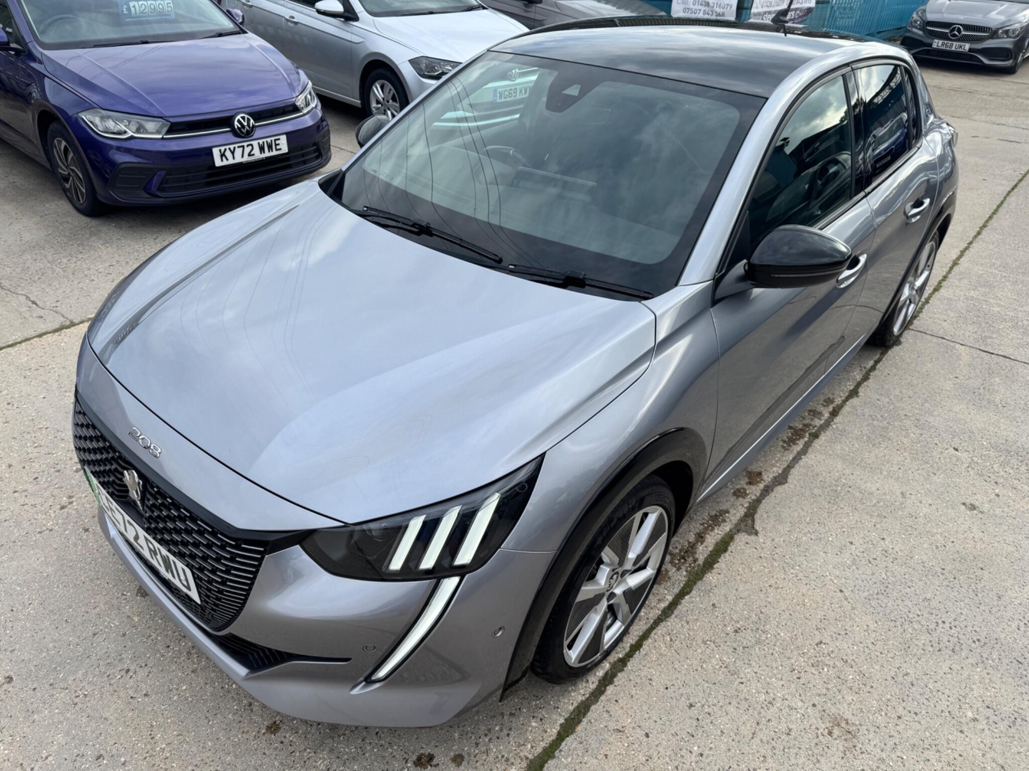 Peugeot E-208 view 9