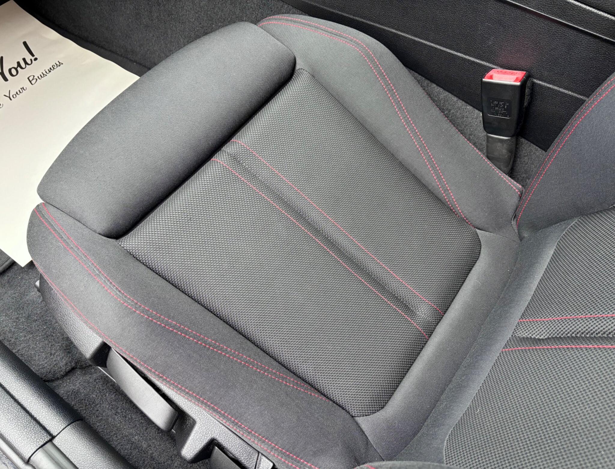 BMW 1 Series view 33
