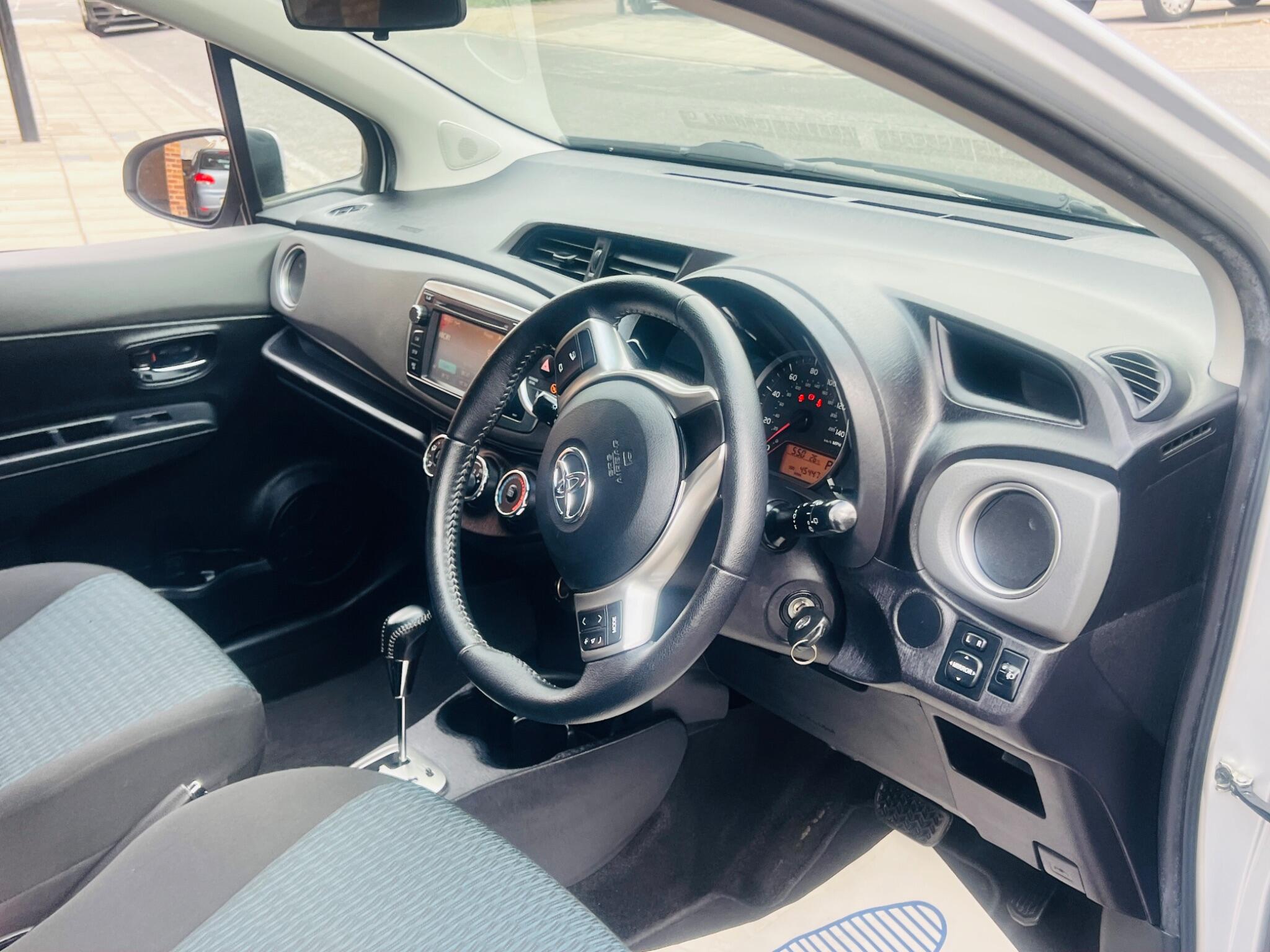 Toyota Yaris view 24