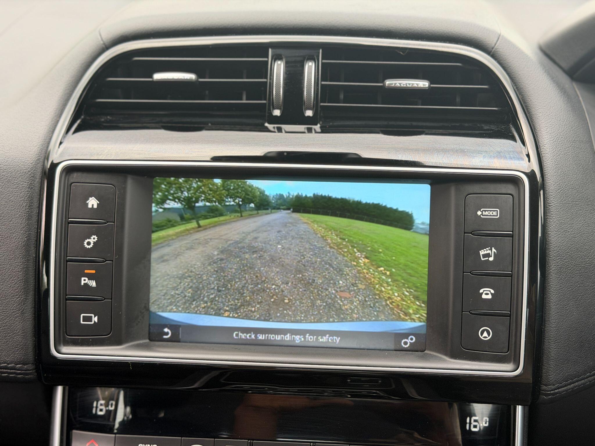 Jaguar Xe view 40